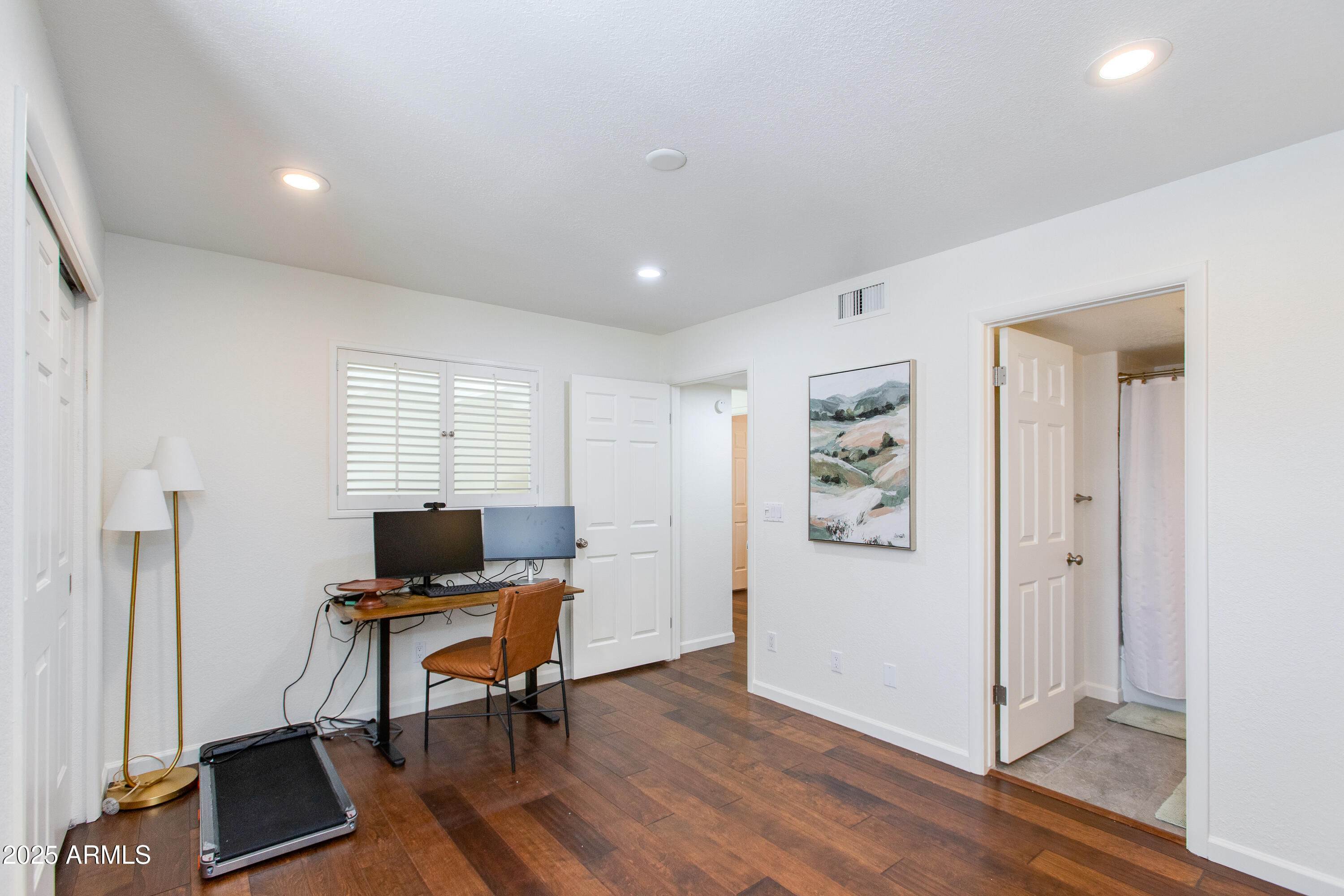 10 W GEORGIA Avenue 6