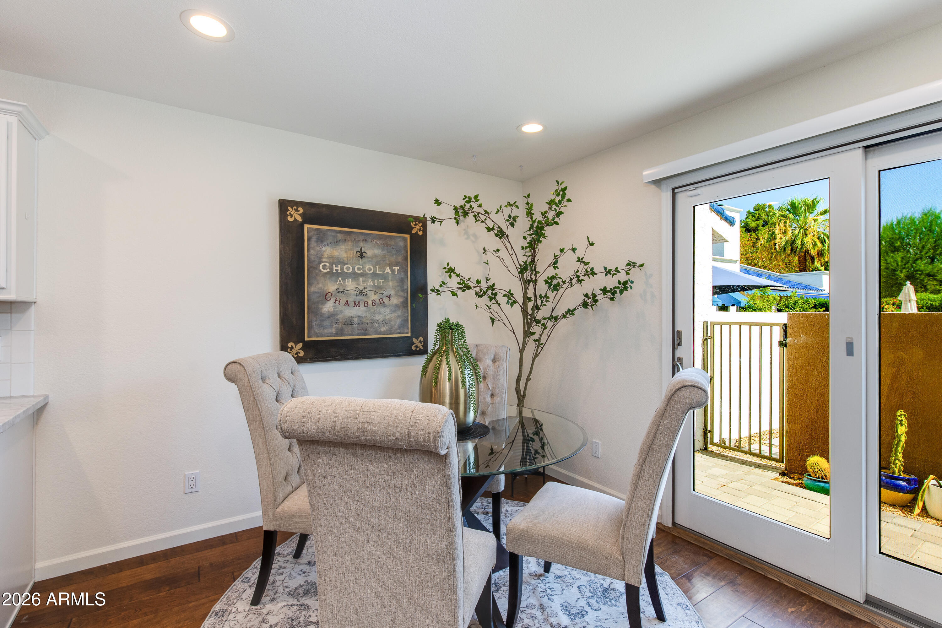 10 W GEORGIA Avenue 6