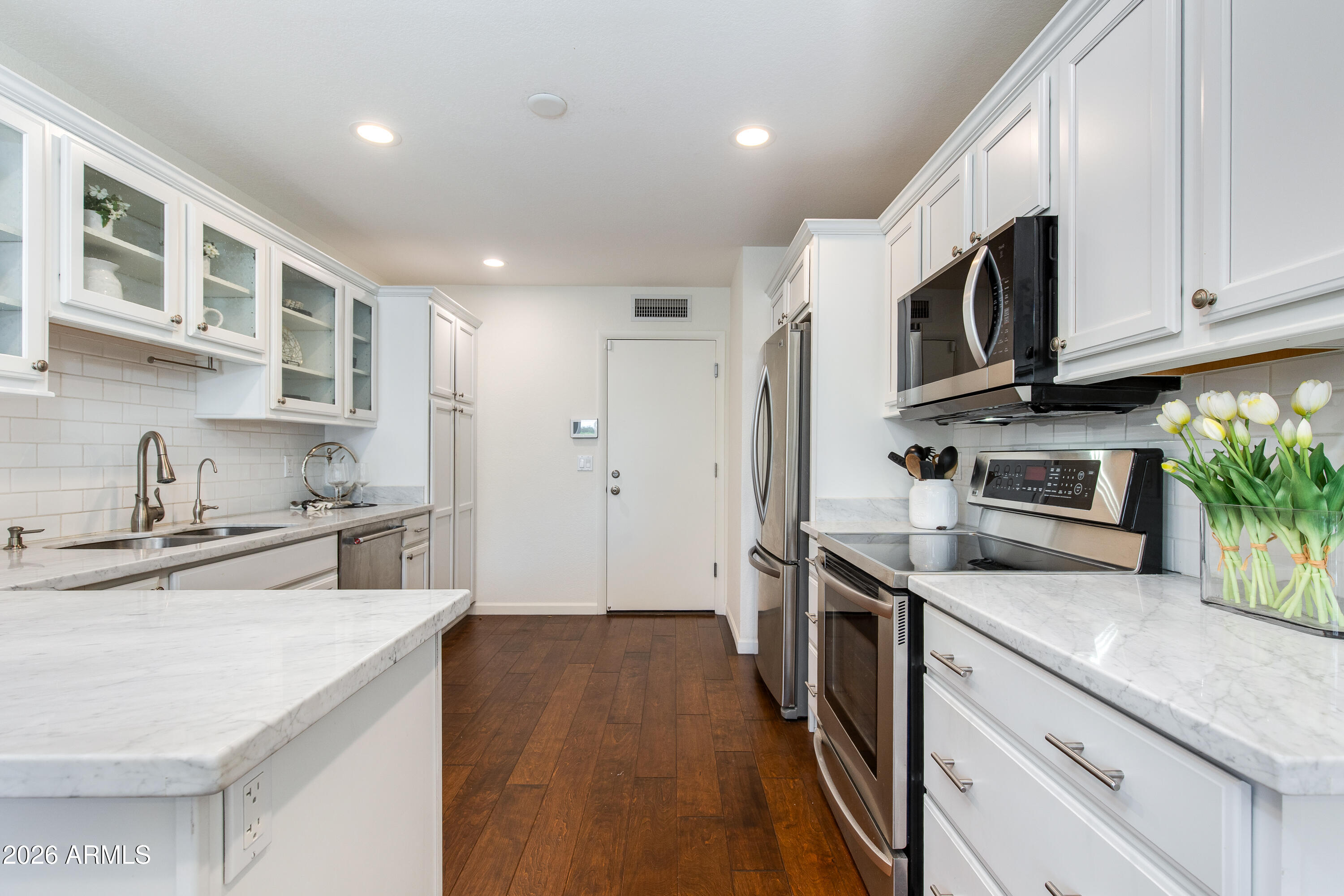 10 W GEORGIA Avenue 6