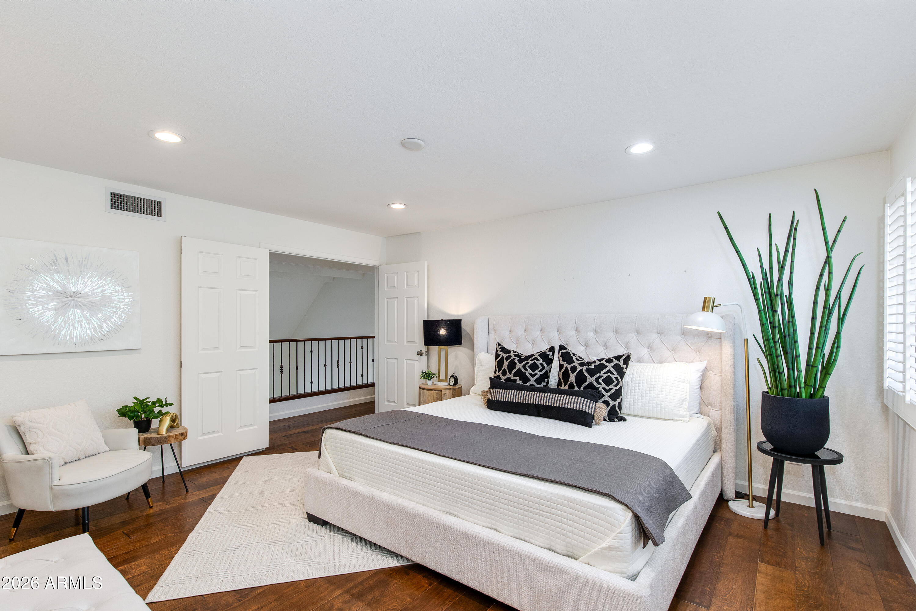 10 W GEORGIA Avenue 6