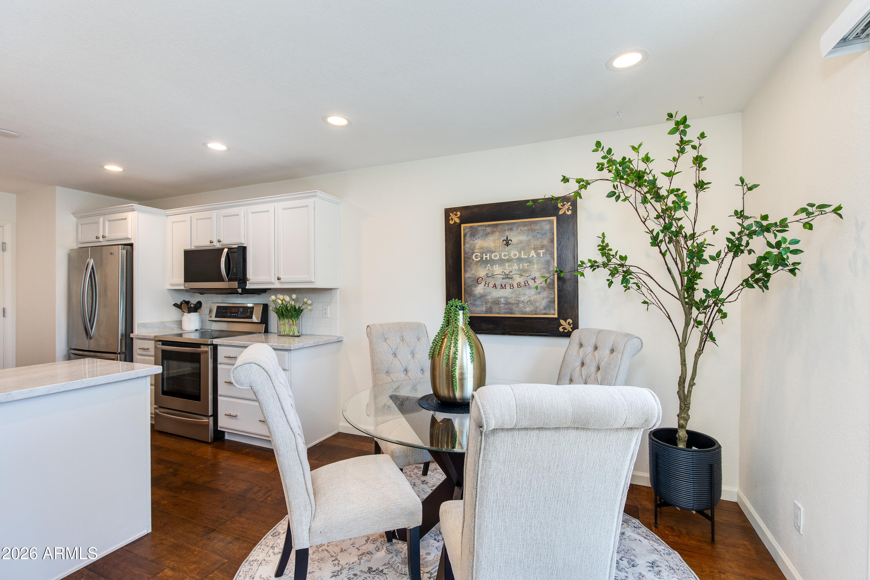 10 W GEORGIA Avenue 6