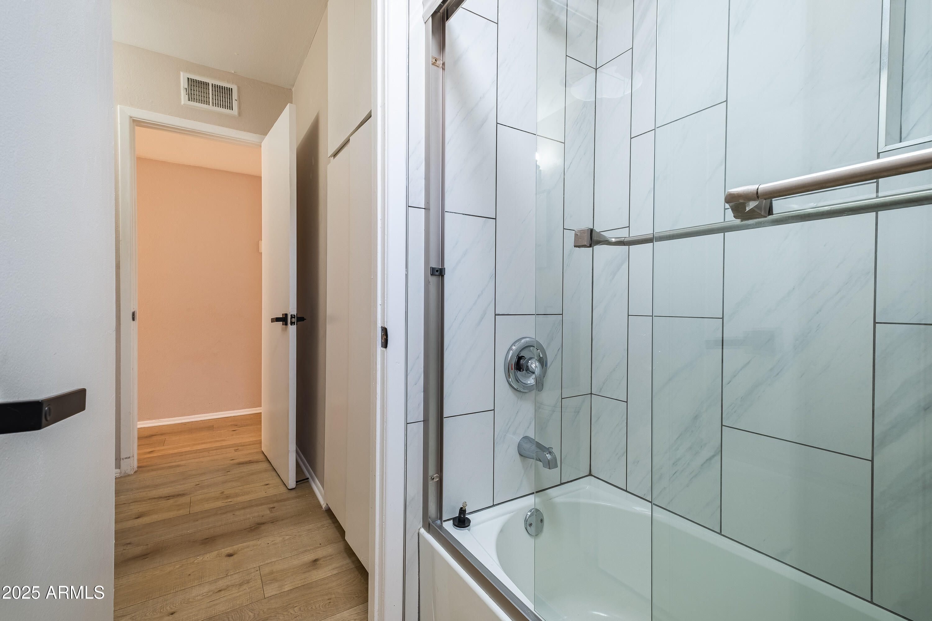 2045 W SUNNYSIDE Avenue