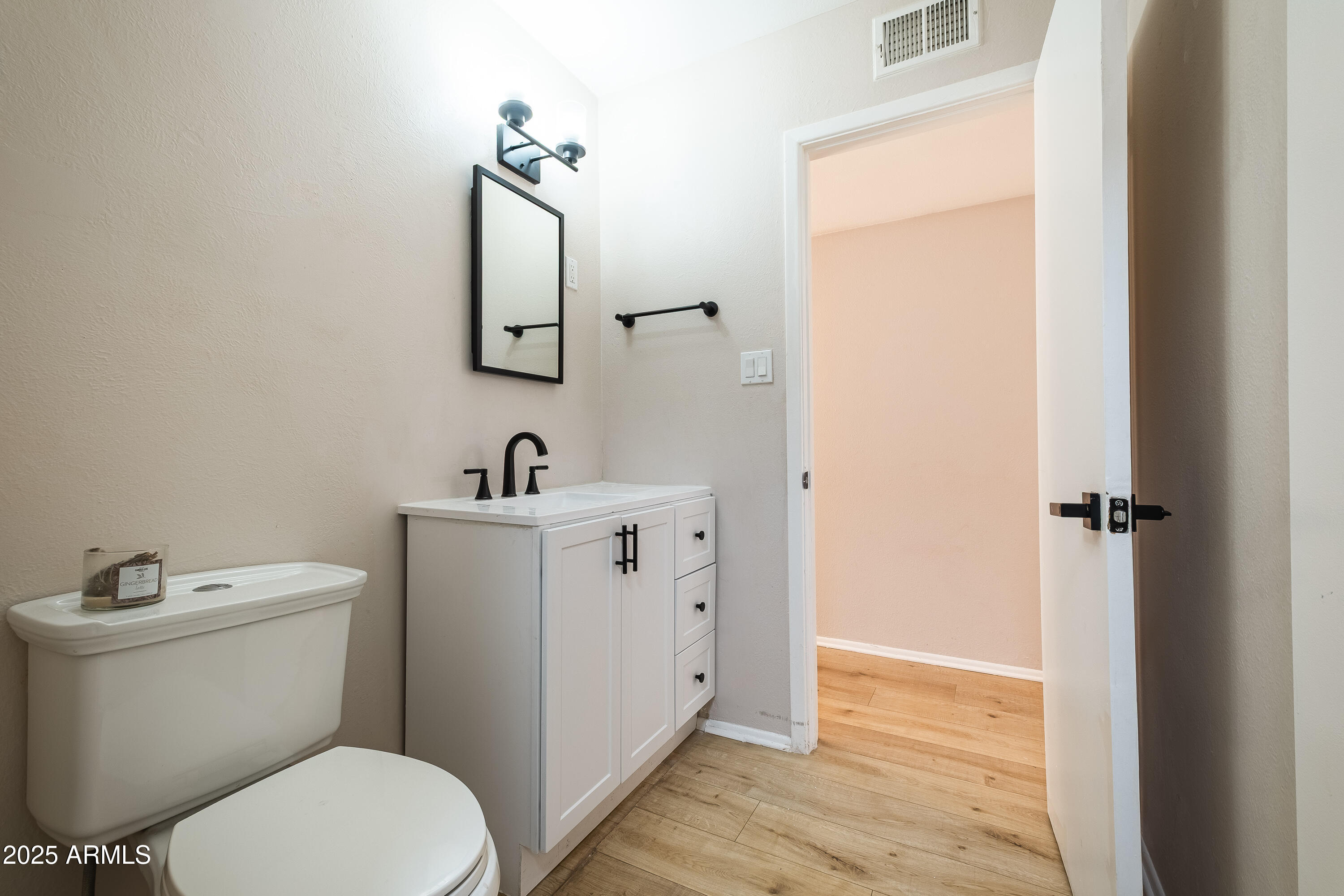 2045 W SUNNYSIDE Avenue