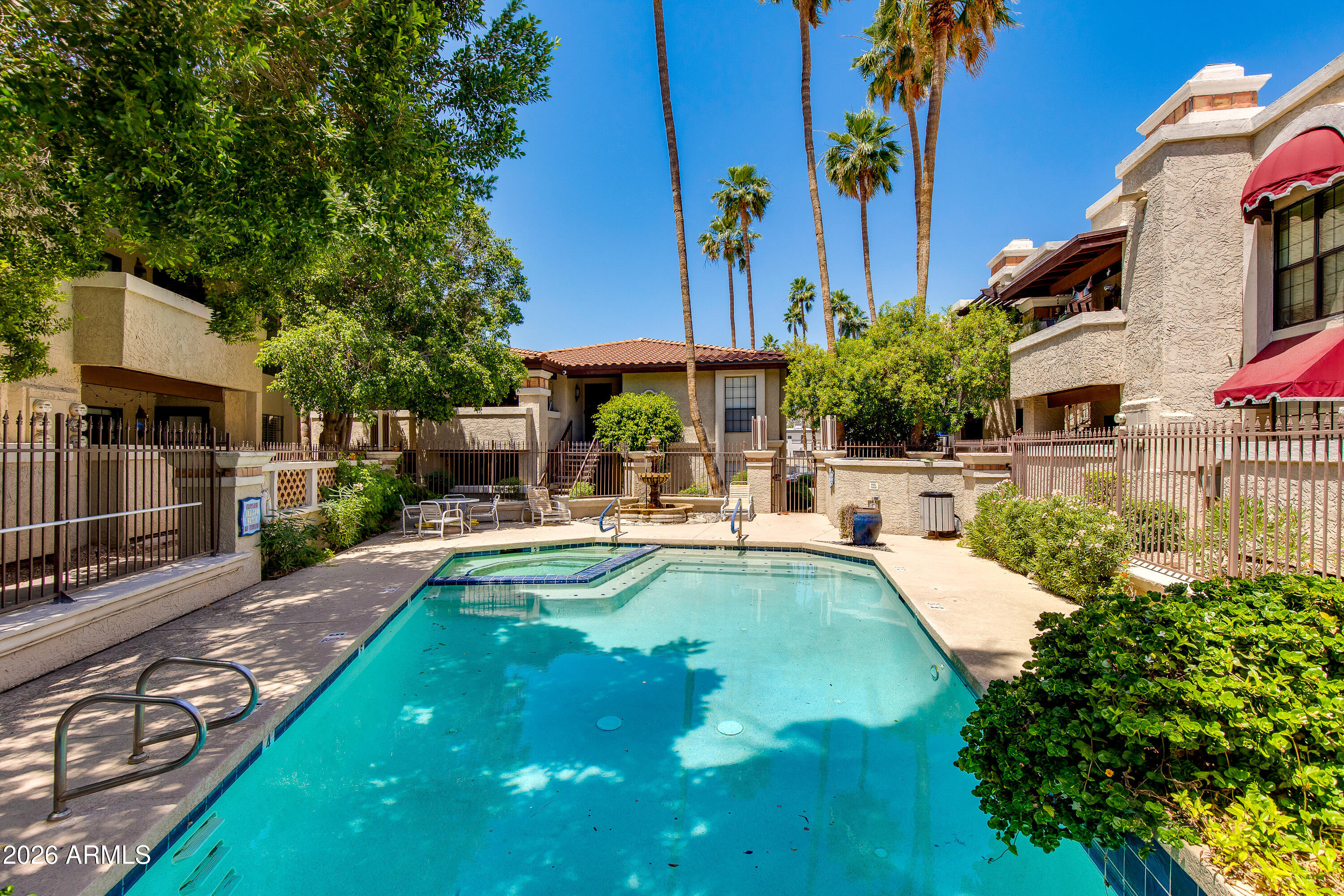 7557 N DREAMY DRAW Drive 240