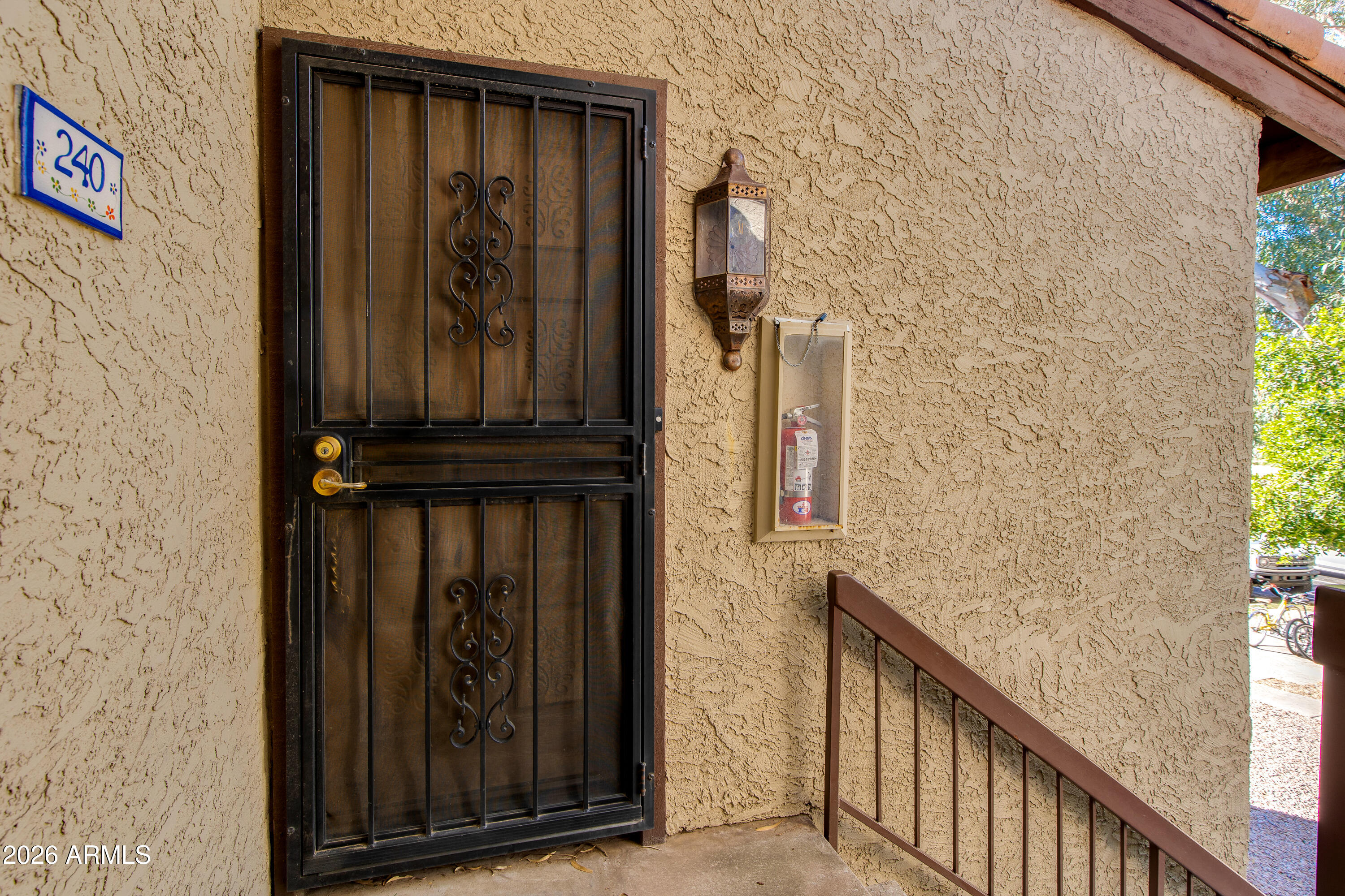 7557 N DREAMY DRAW Drive 240