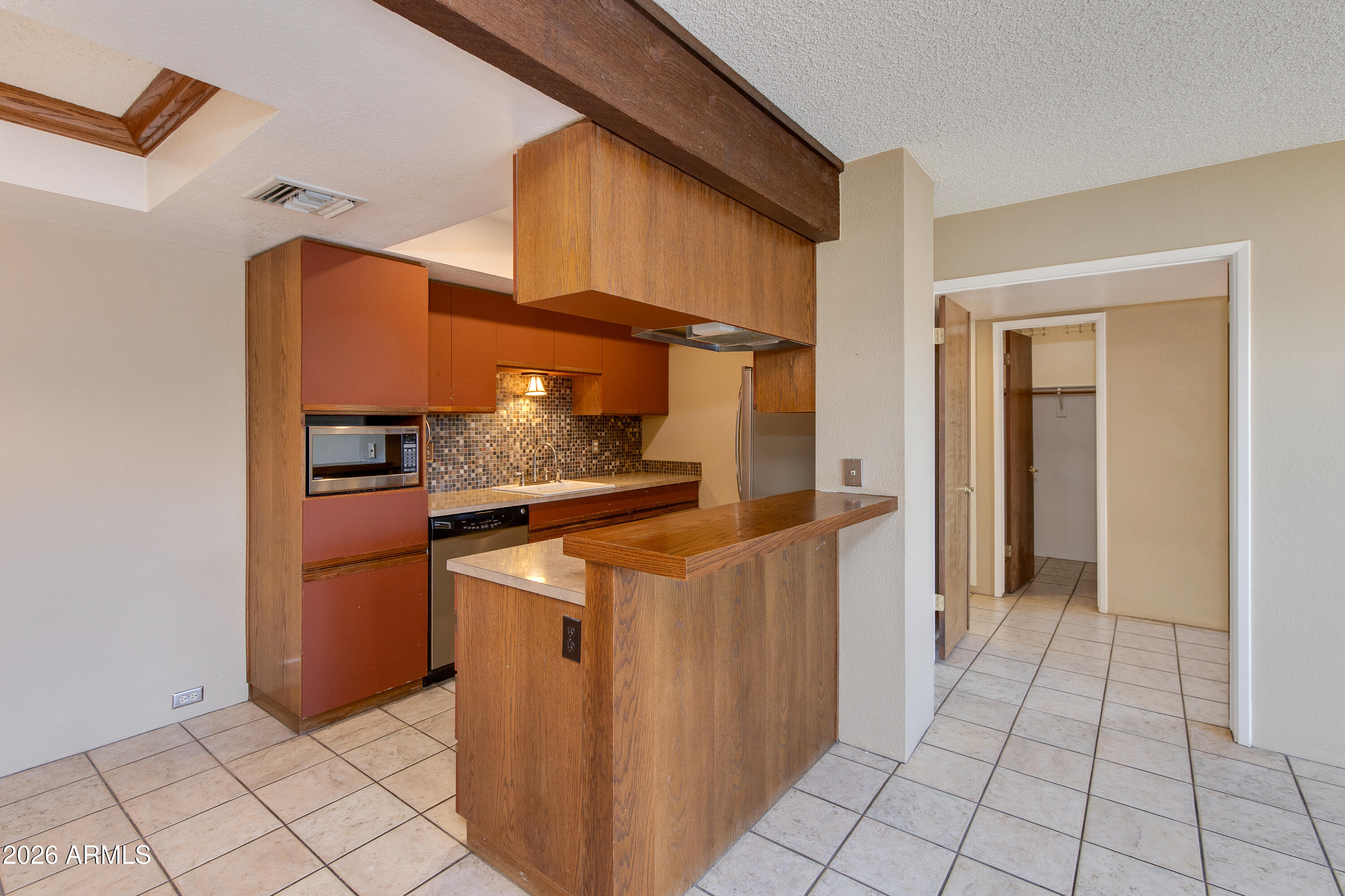 7557 N DREAMY DRAW Drive 240