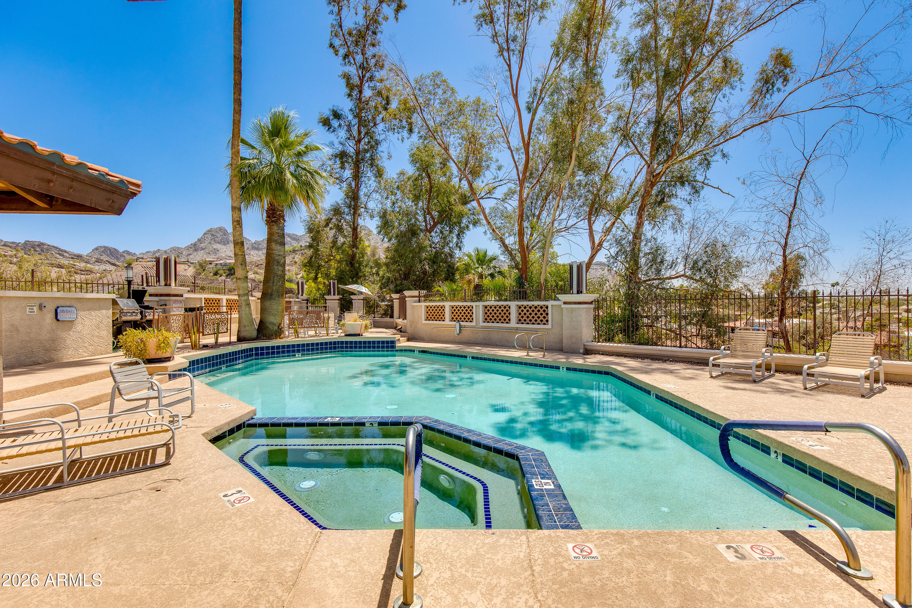 7557 N DREAMY DRAW Drive 240