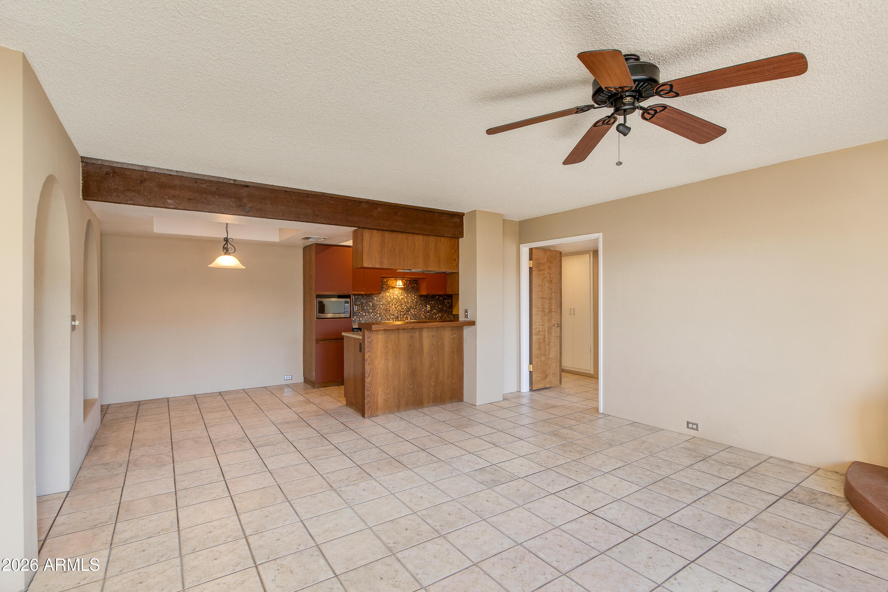 7557 N DREAMY DRAW Drive 240