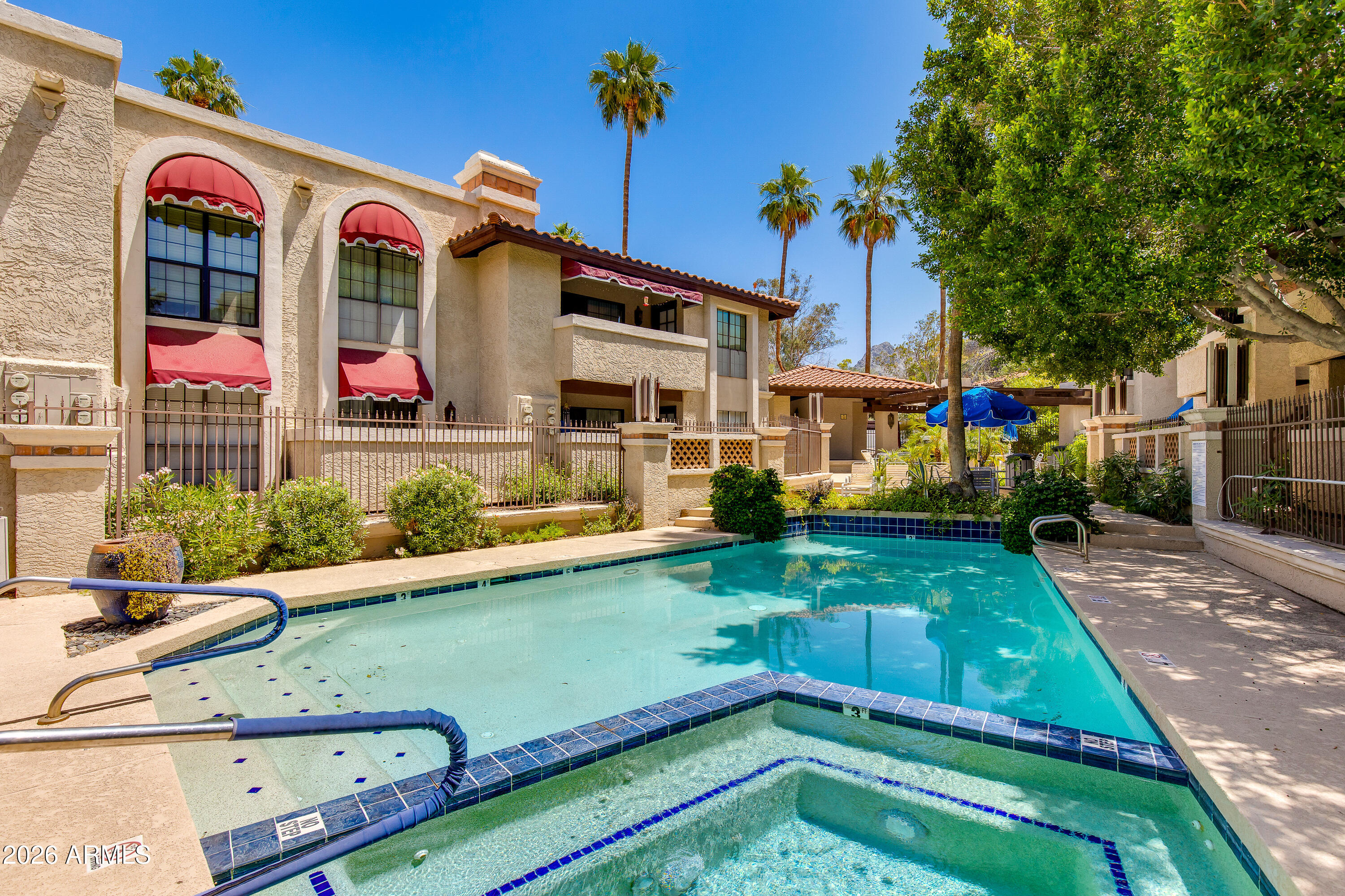 7557 N DREAMY DRAW Drive 240