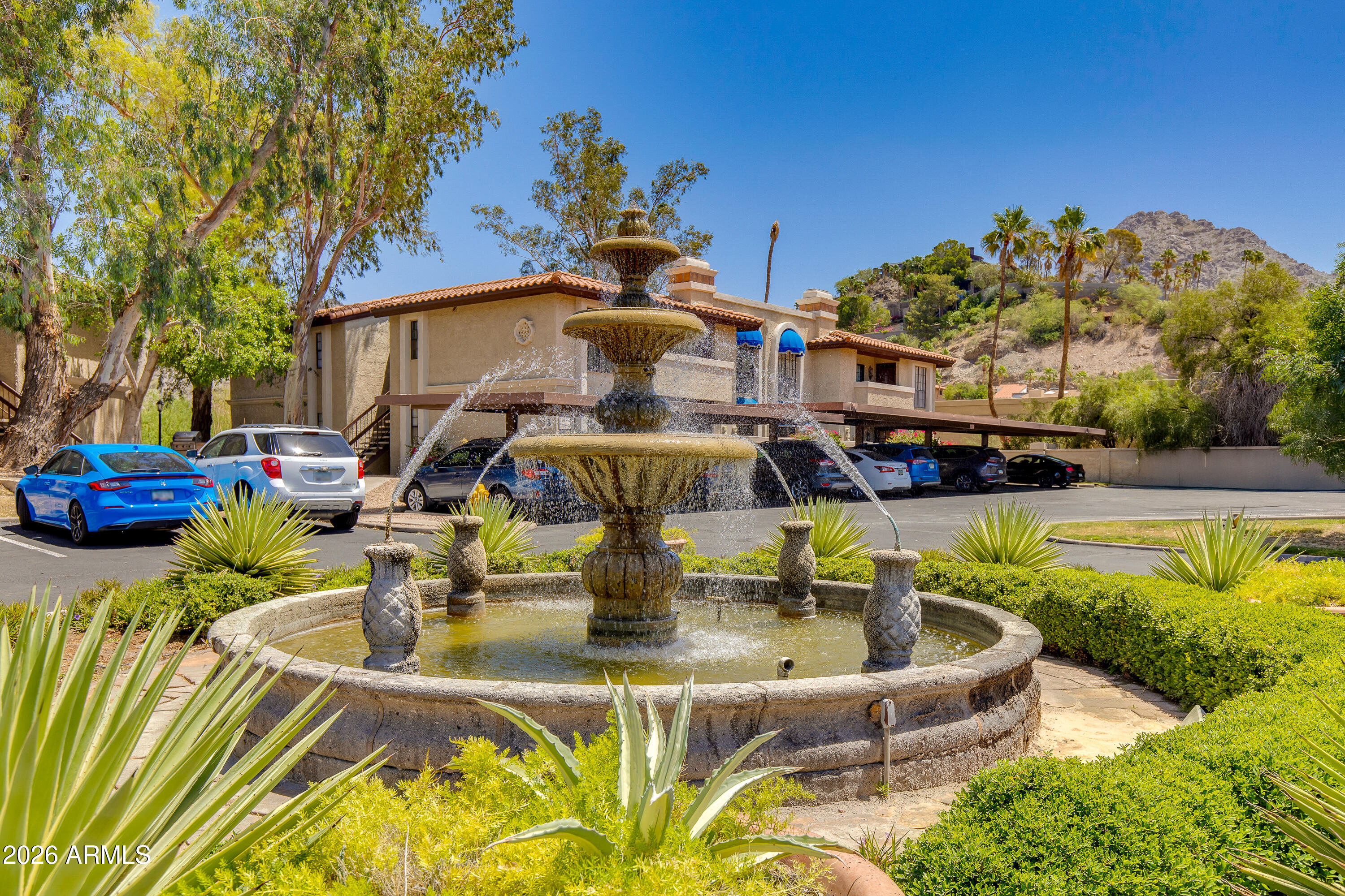 7557 N DREAMY DRAW Drive 240