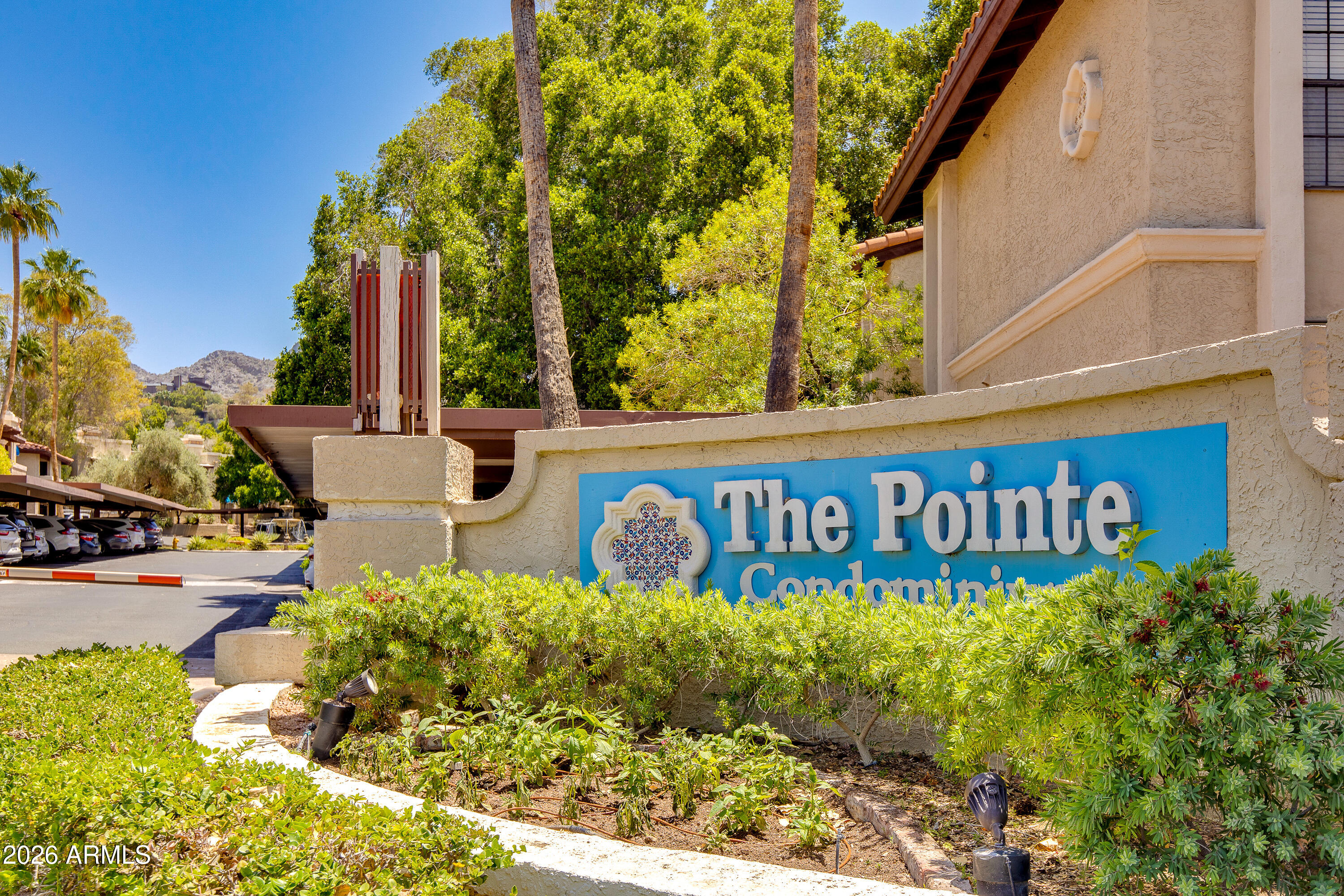 7557 N DREAMY DRAW Drive 240