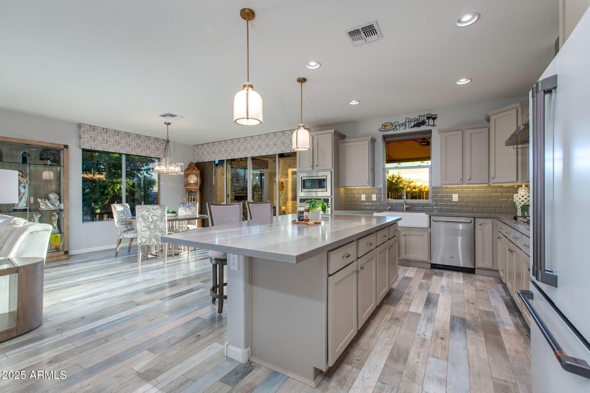 3800 GOLD RIDGE Road