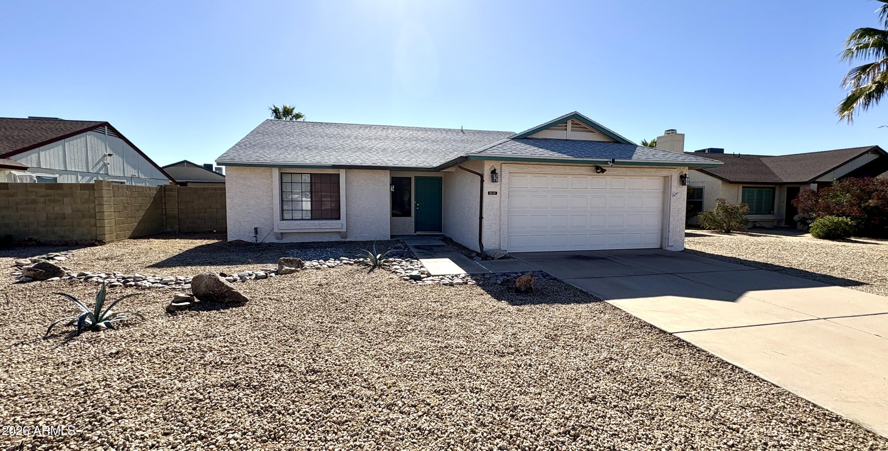 1639 E AIRE LIBRE Avenue