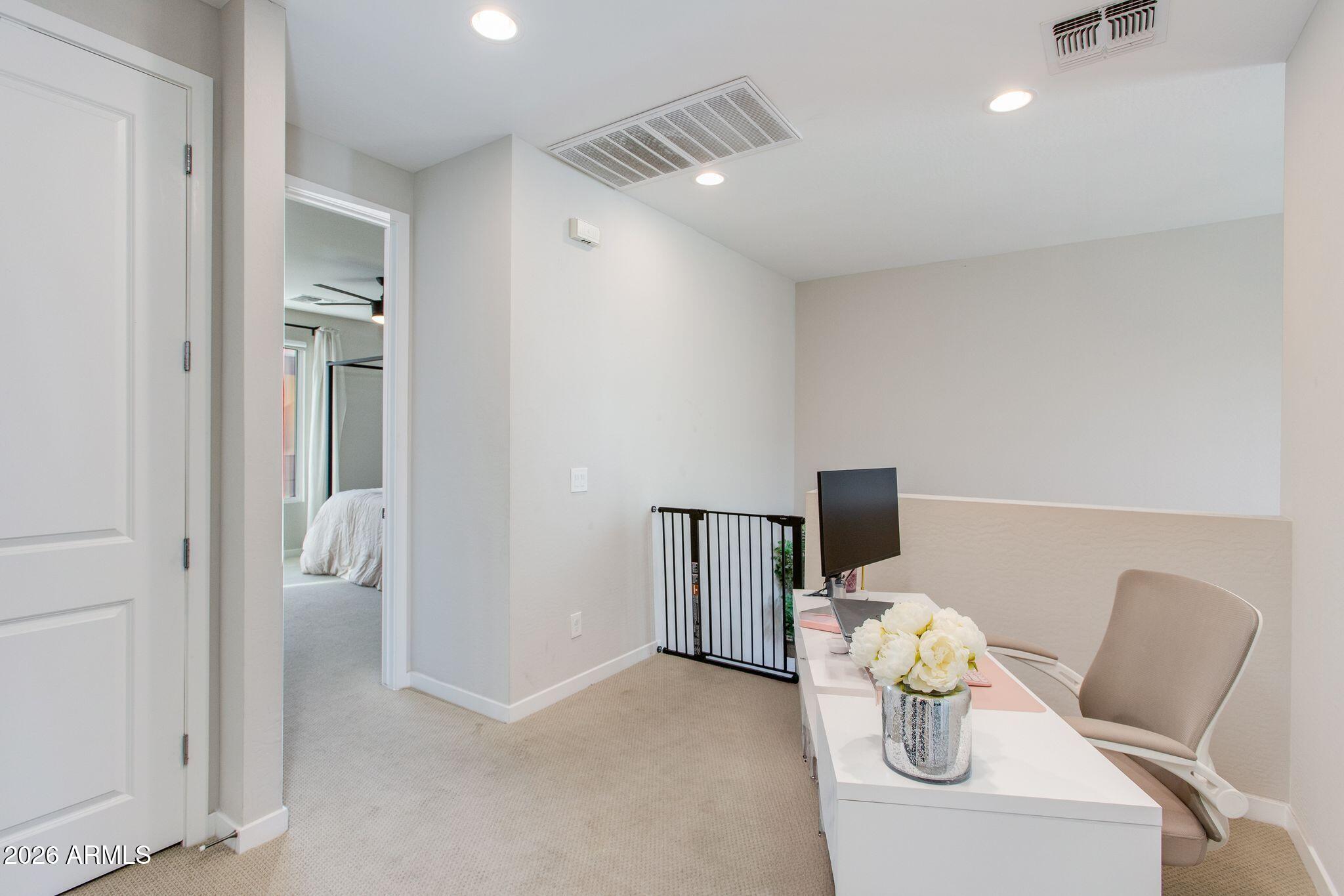 901 S SMITH Road 1063