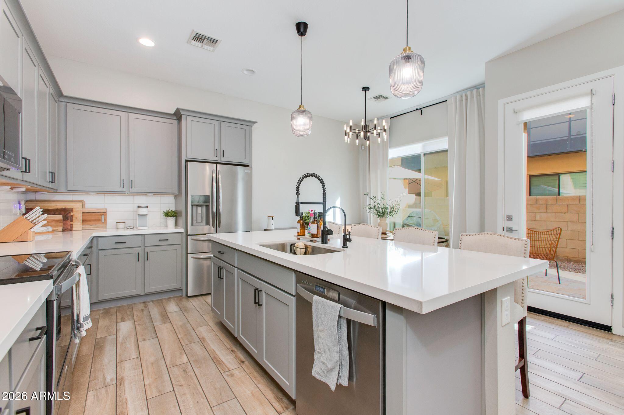 901 S SMITH Road 1063