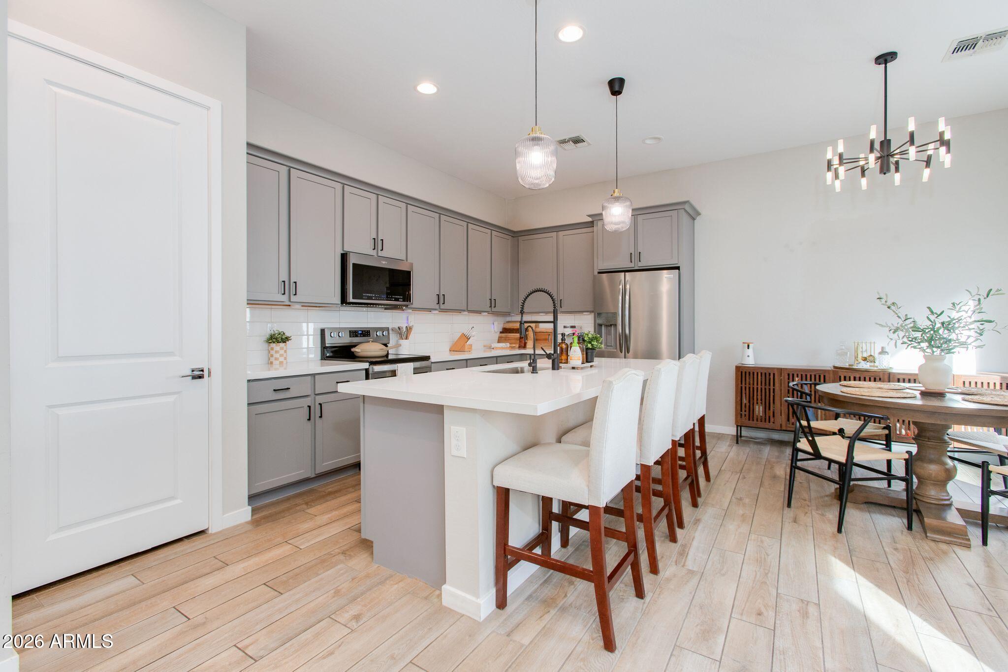 901 S SMITH Road 1063