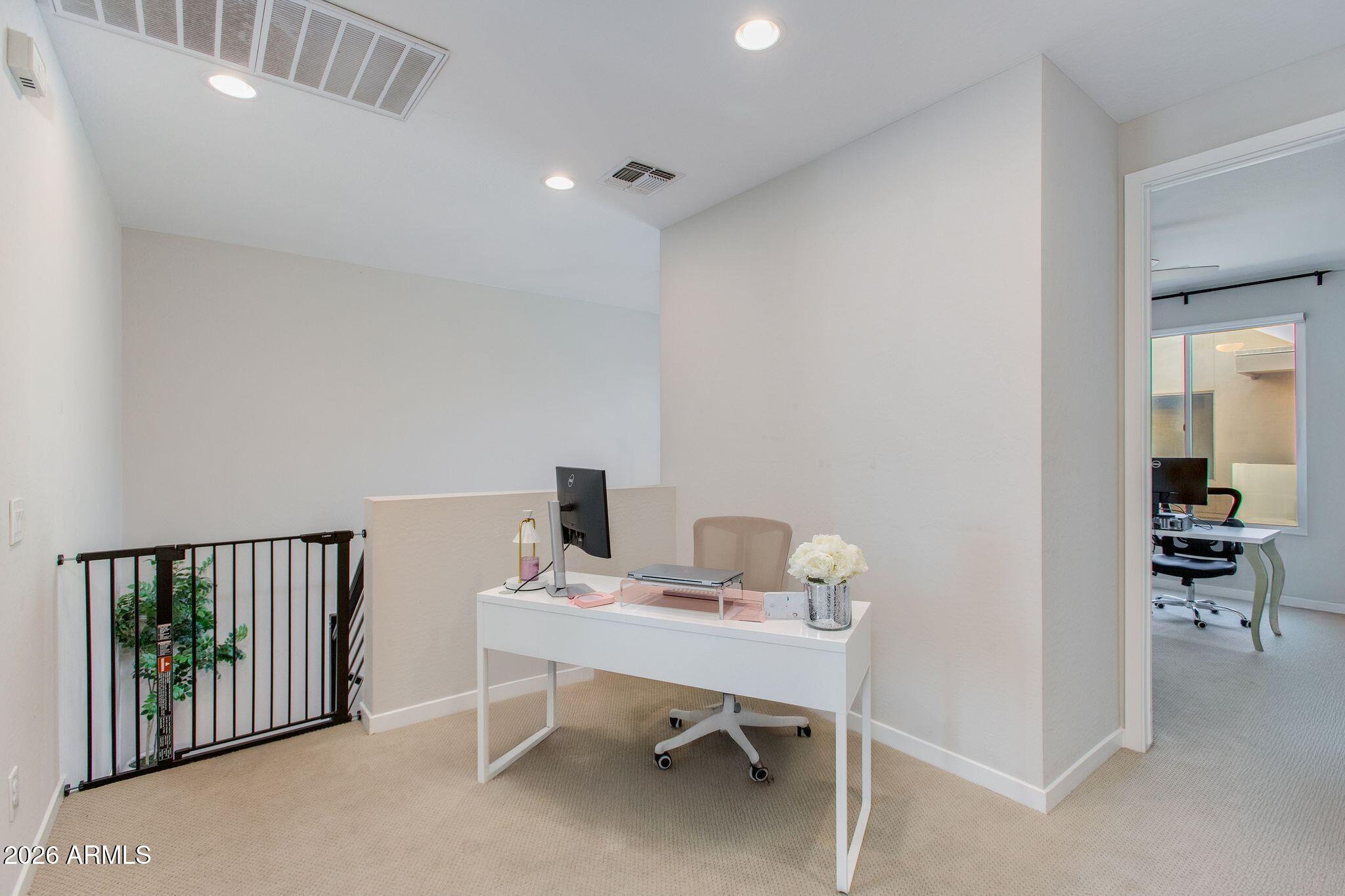 901 S SMITH Road 1063