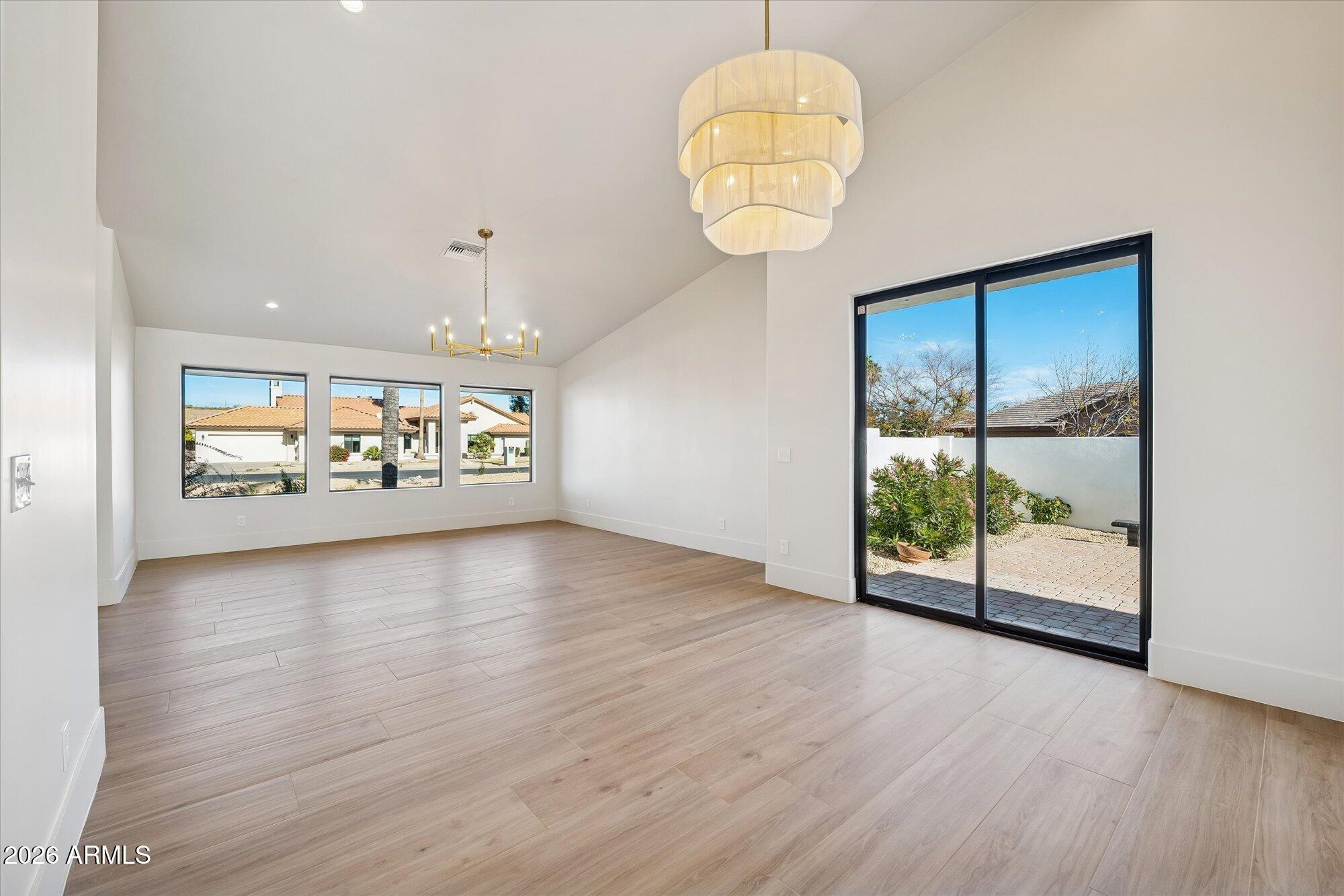 5861 E SAINT JOHN Road