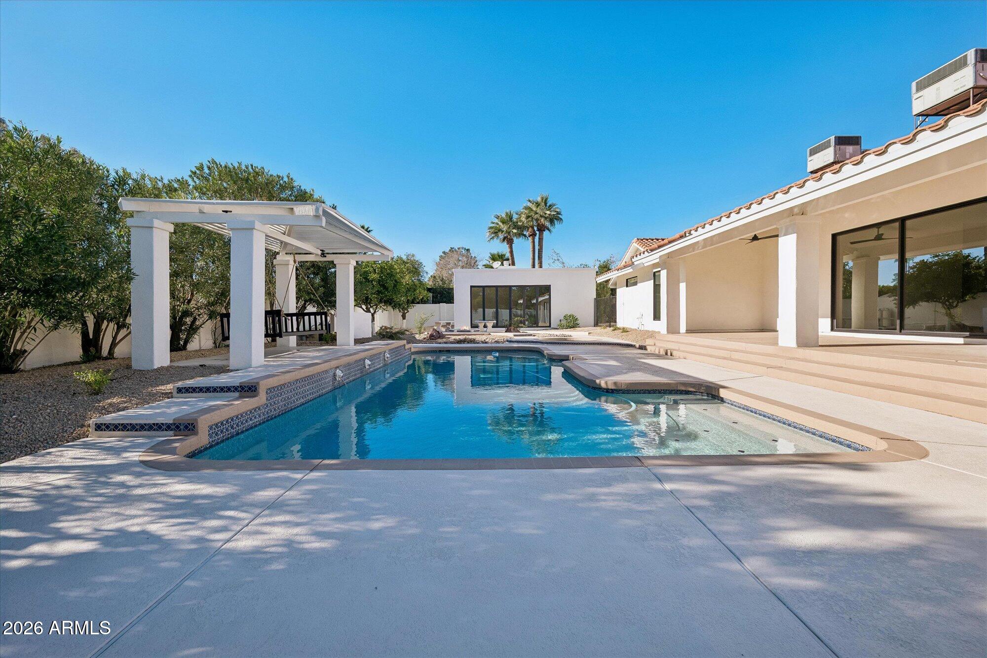 5861 E SAINT JOHN Road