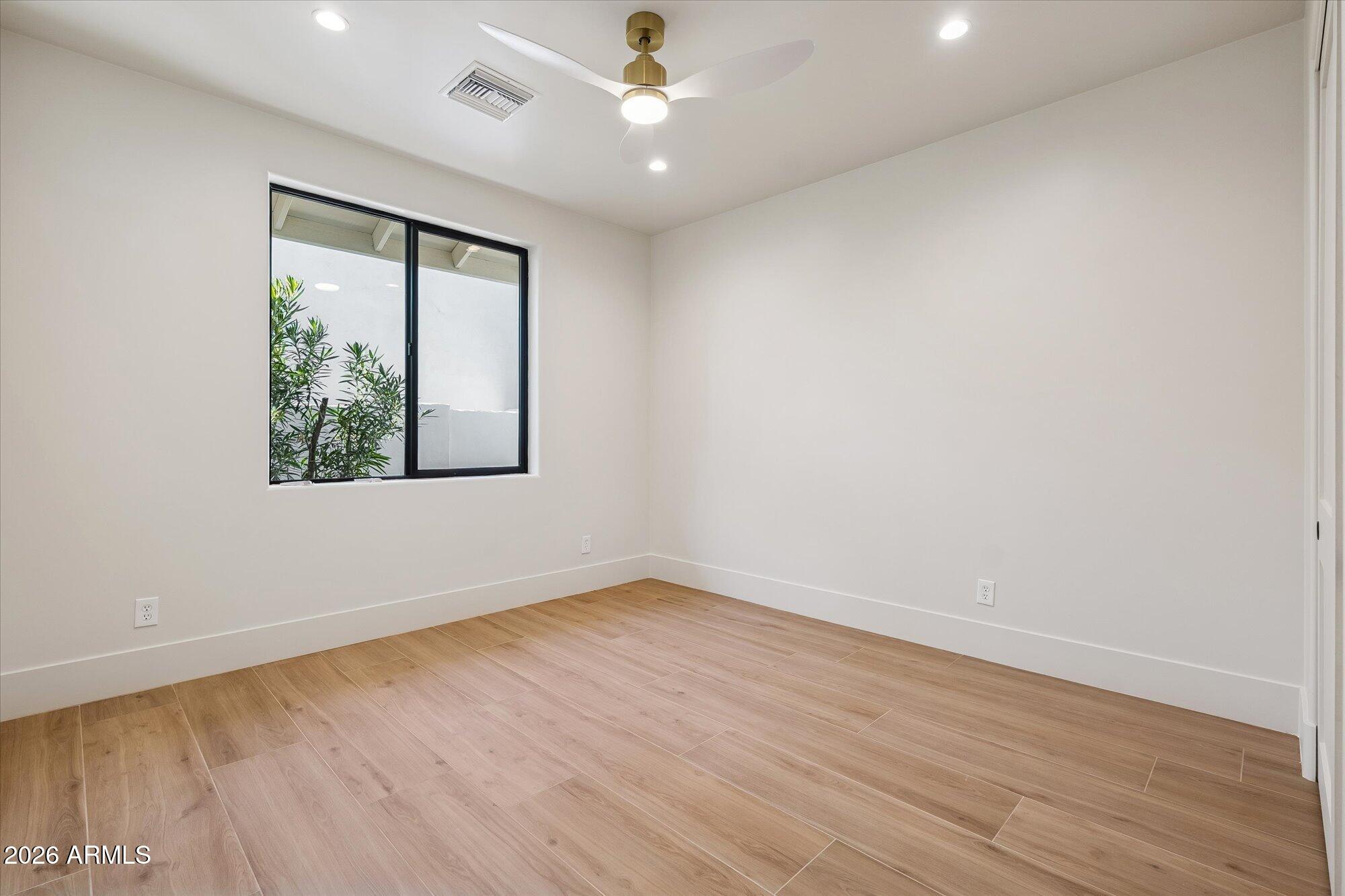 5861 E SAINT JOHN Road