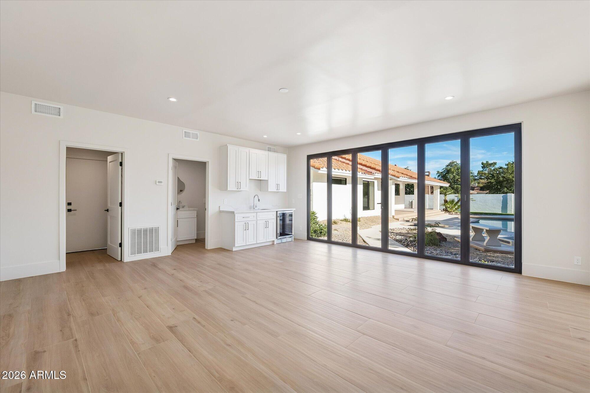 5861 E SAINT JOHN Road