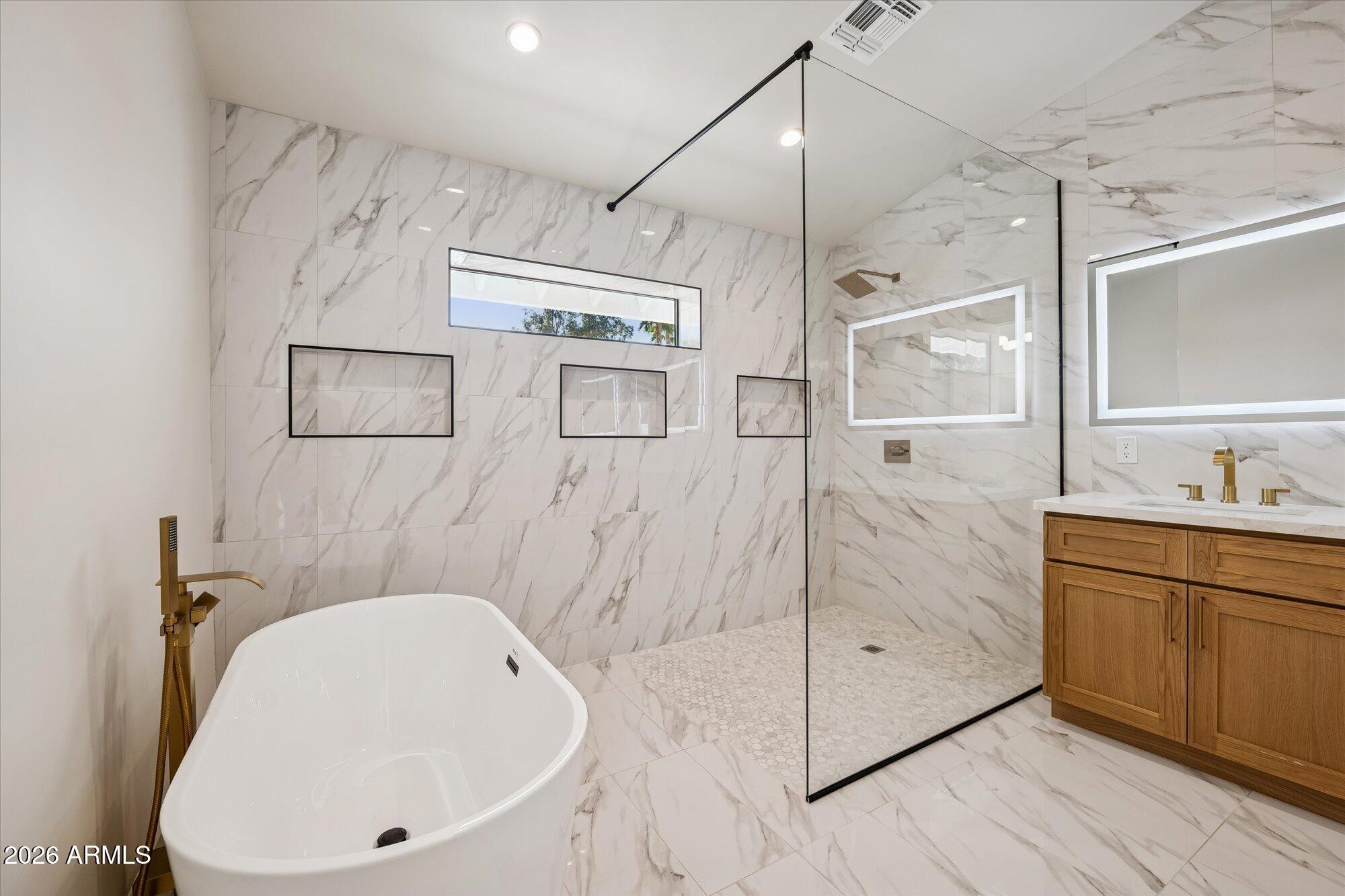 5861 E SAINT JOHN Road