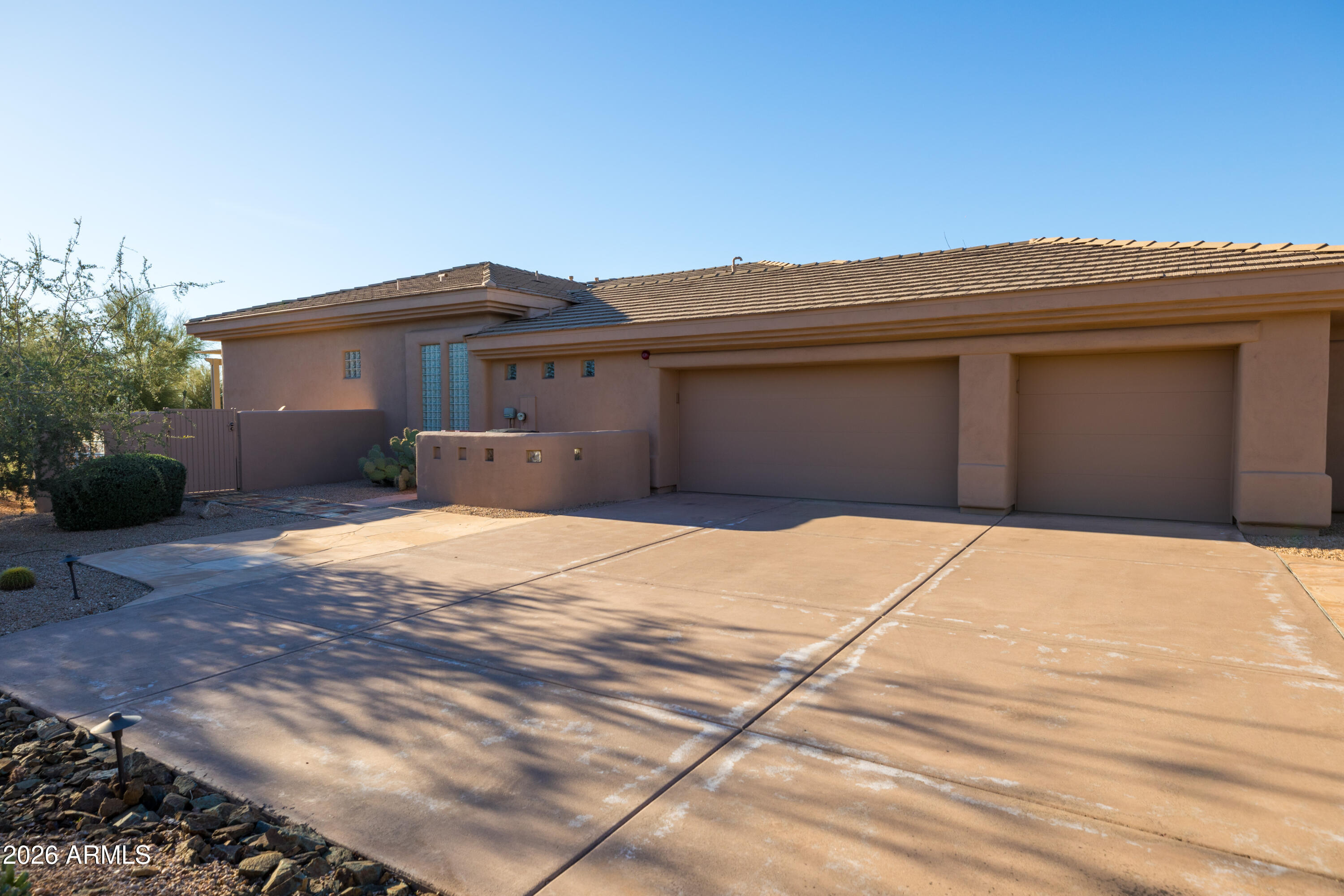 8077 E HIGH POINT Drive