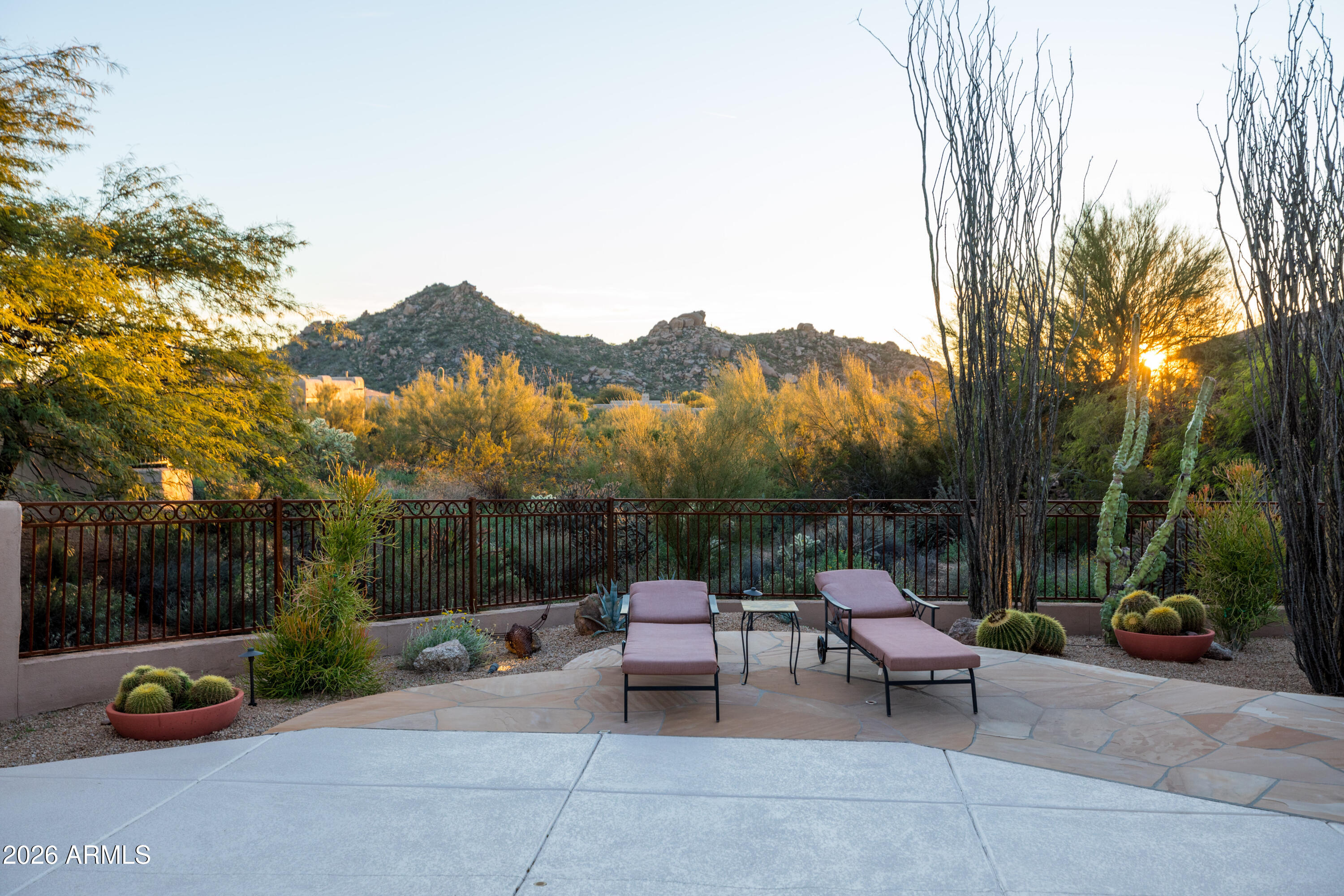 8077 E HIGH POINT Drive