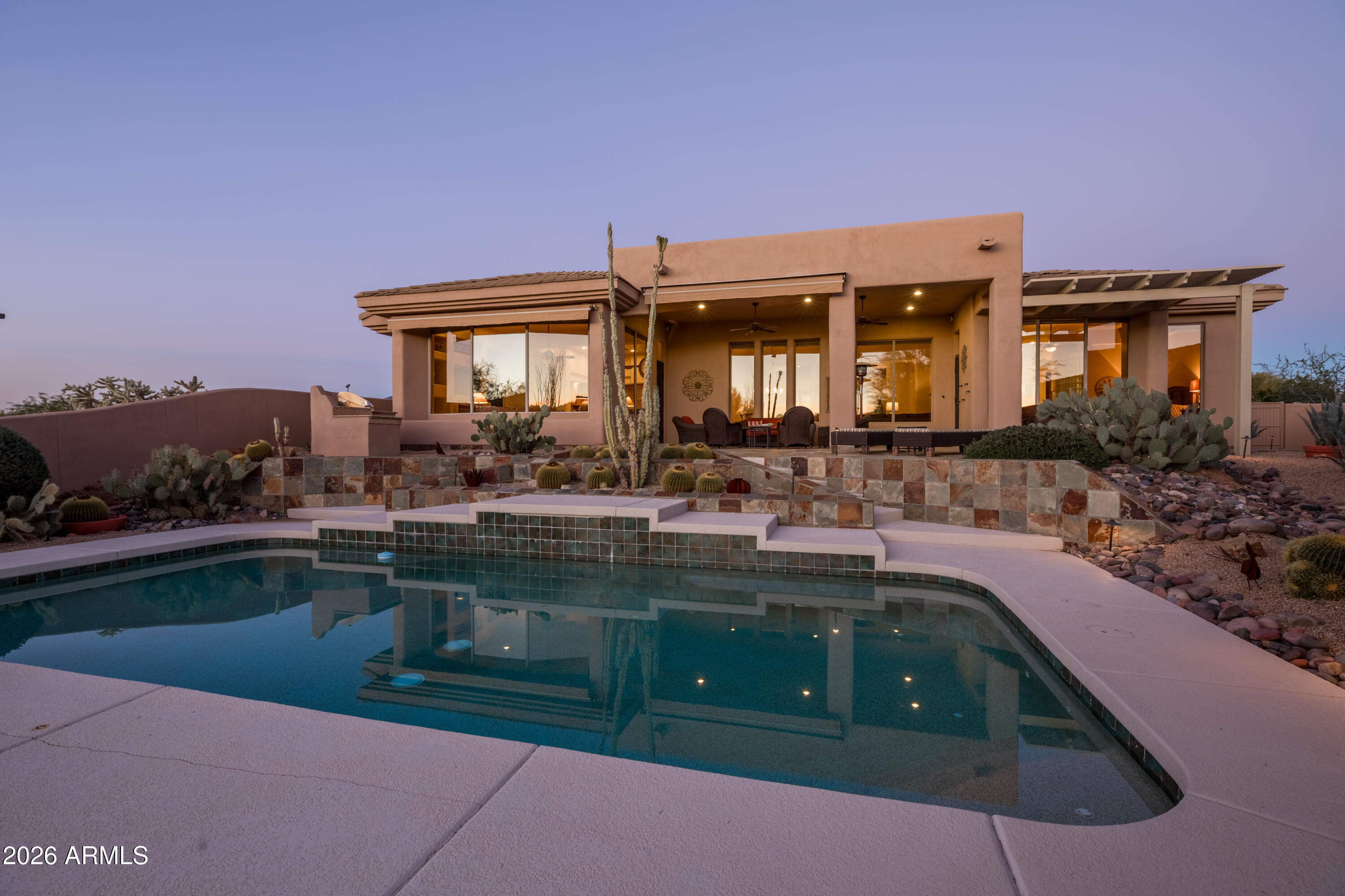 8077 E HIGH POINT Drive