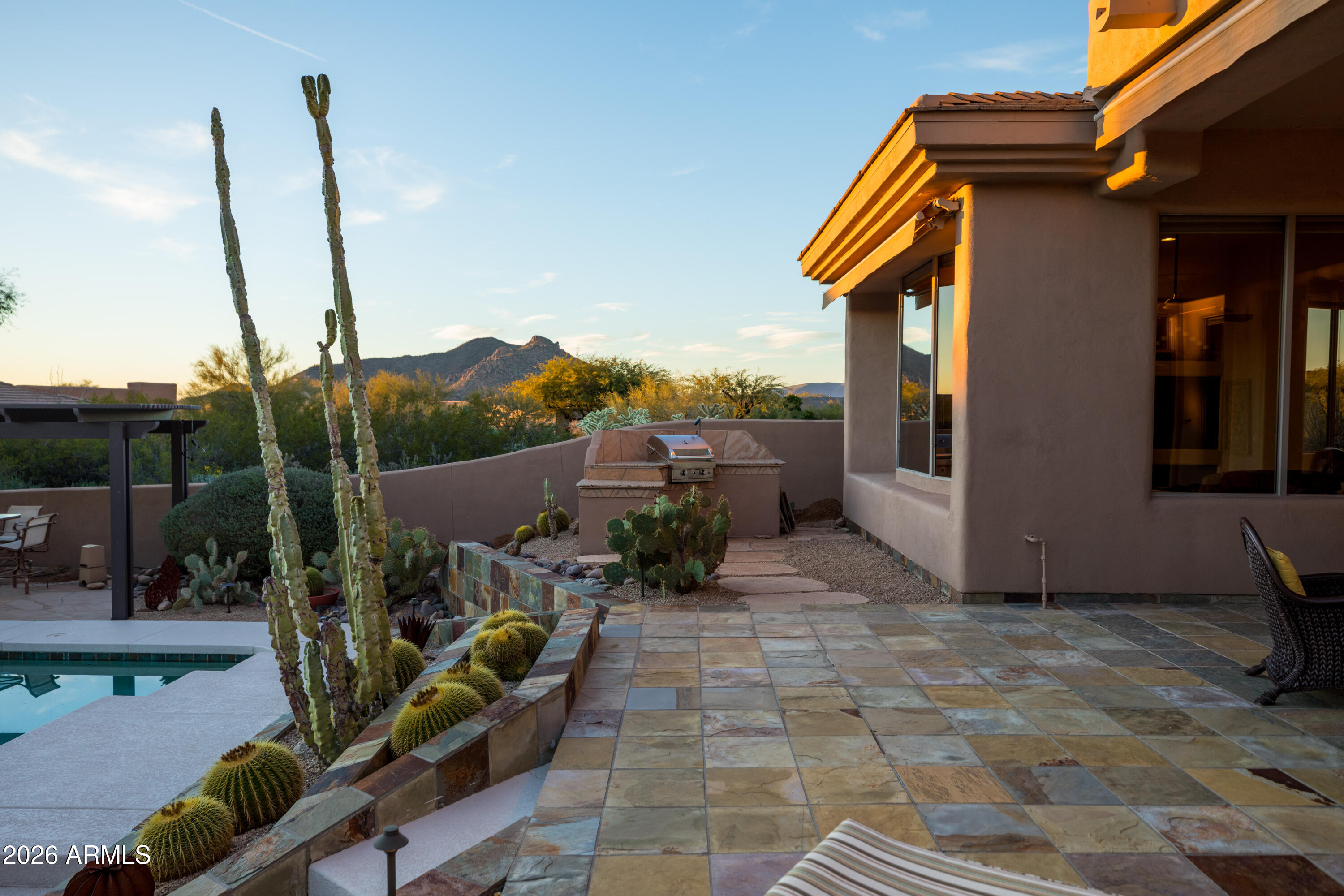 8077 E HIGH POINT Drive
