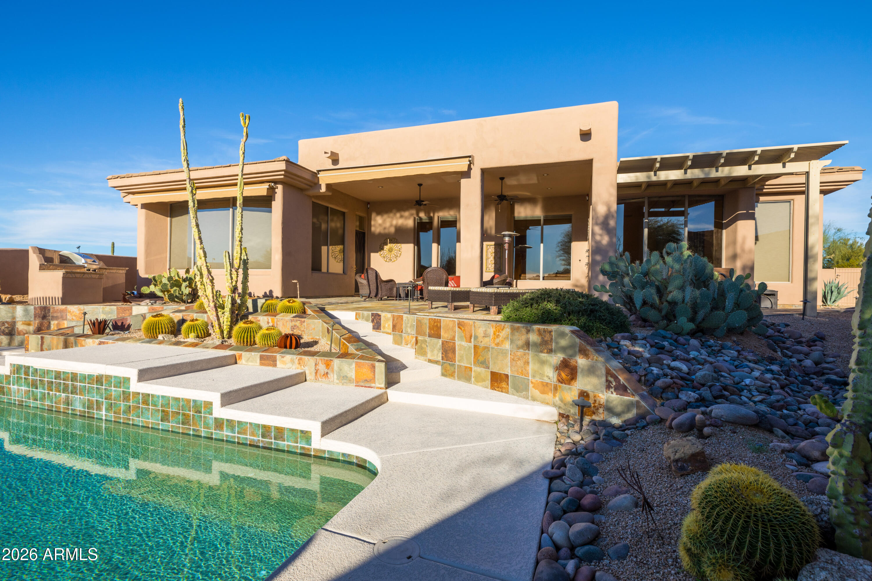 8077 E HIGH POINT Drive