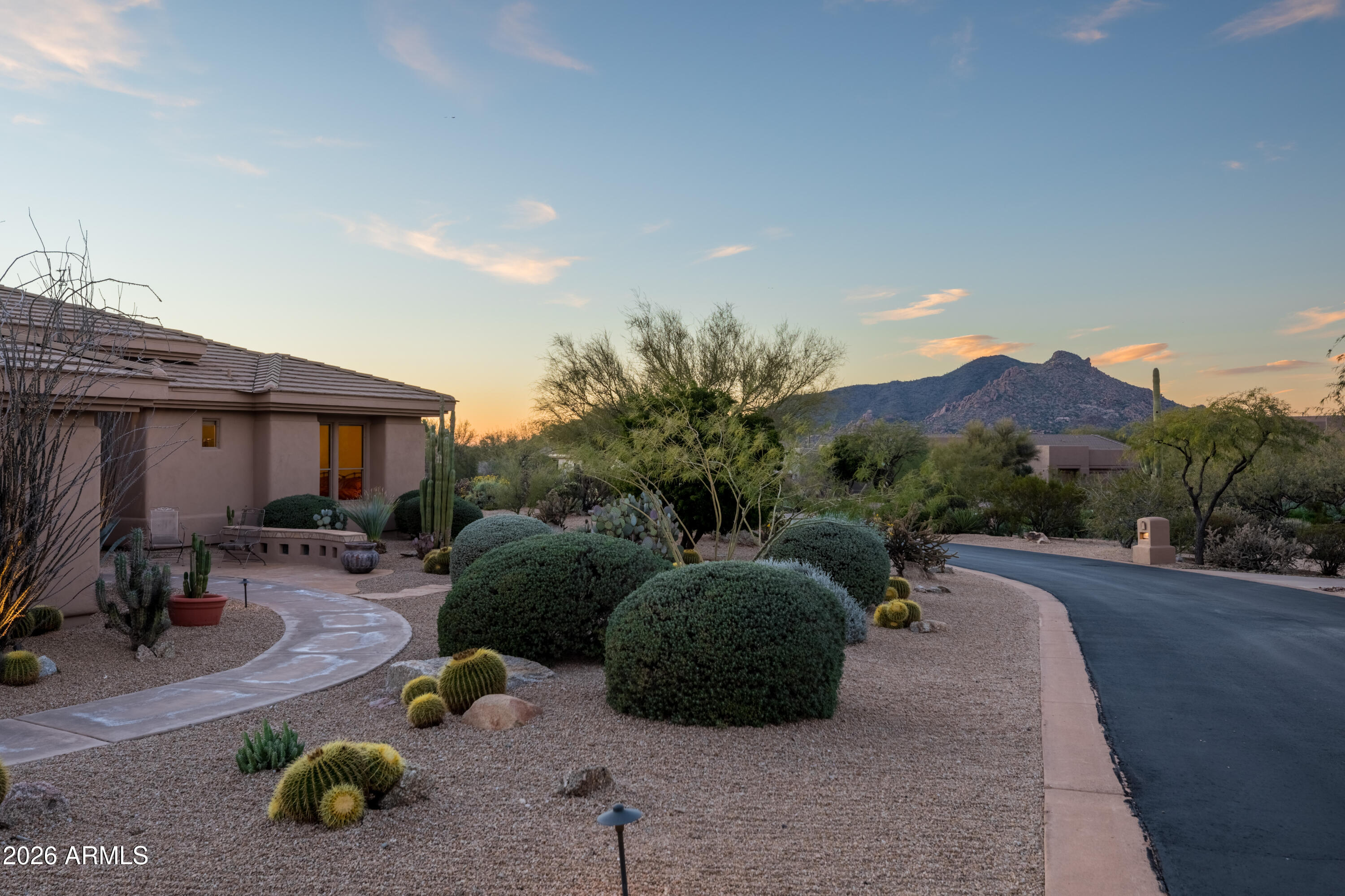 8077 E HIGH POINT Drive