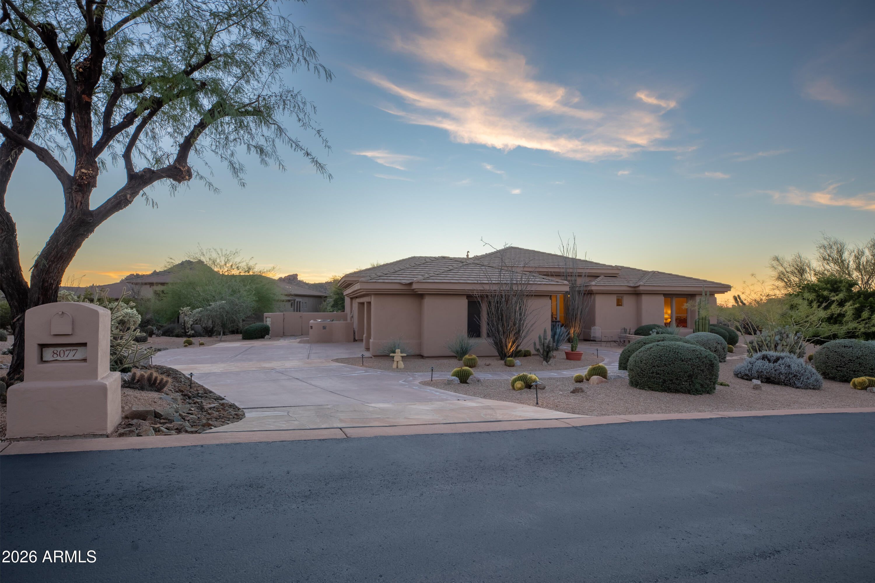 8077 E HIGH POINT Drive