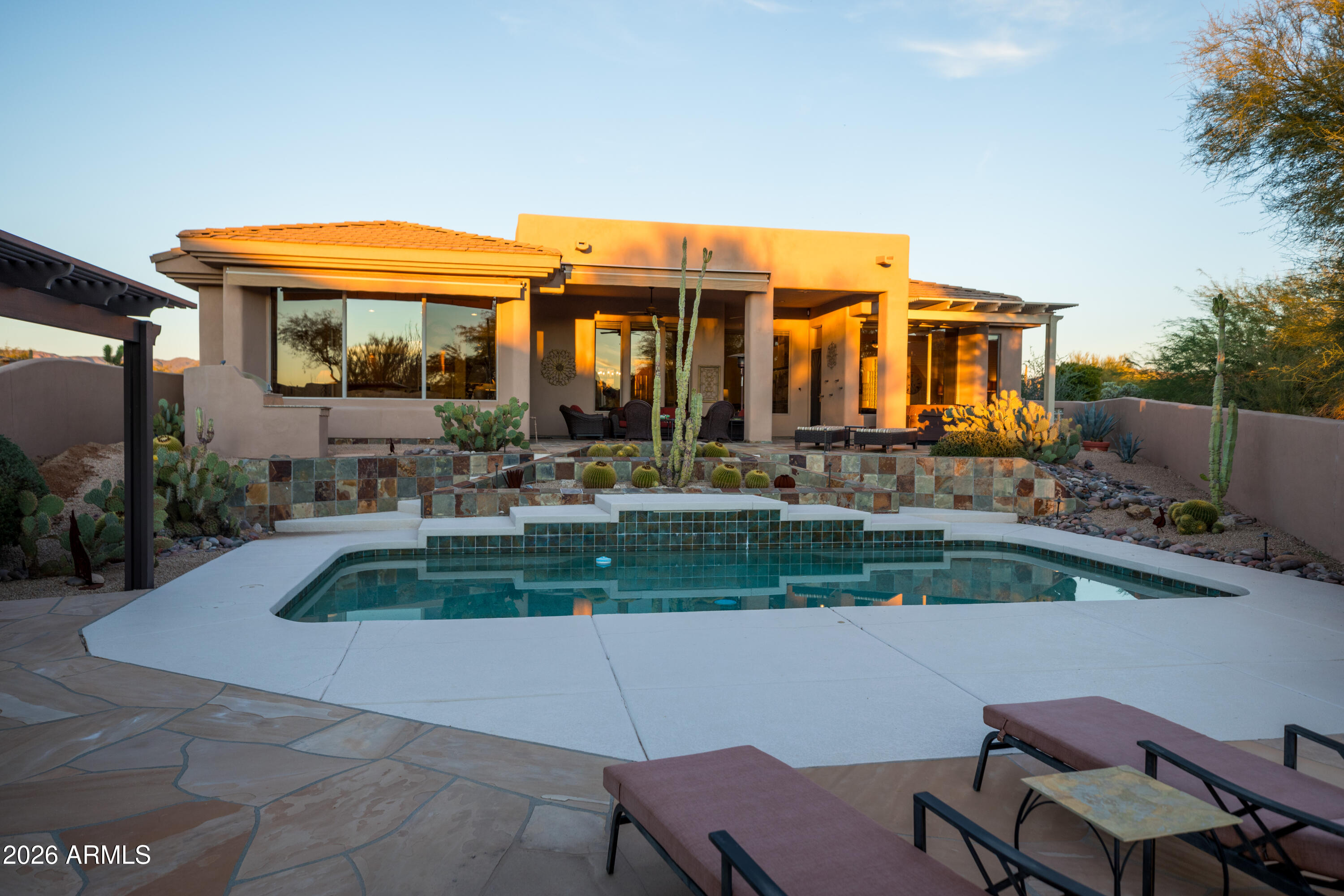 8077 E HIGH POINT Drive