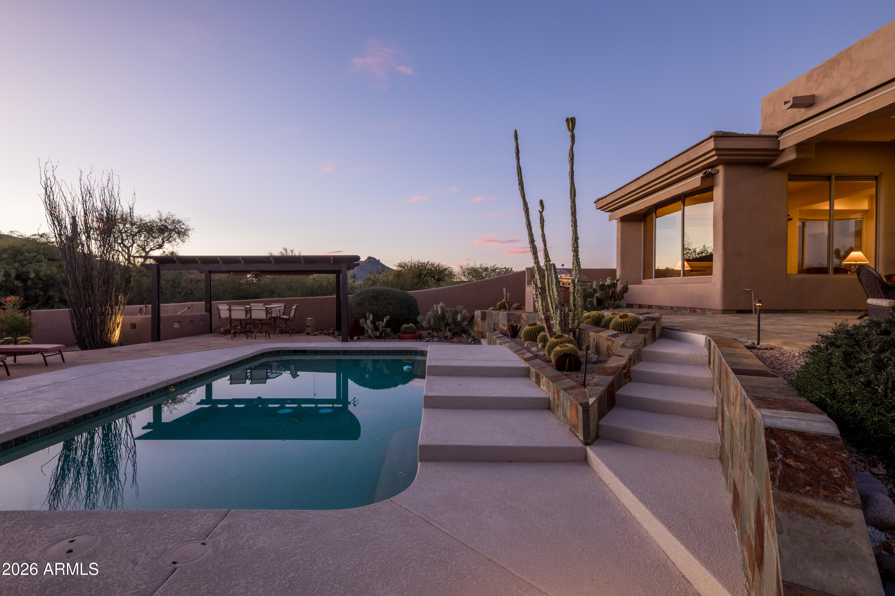 8077 E HIGH POINT Drive