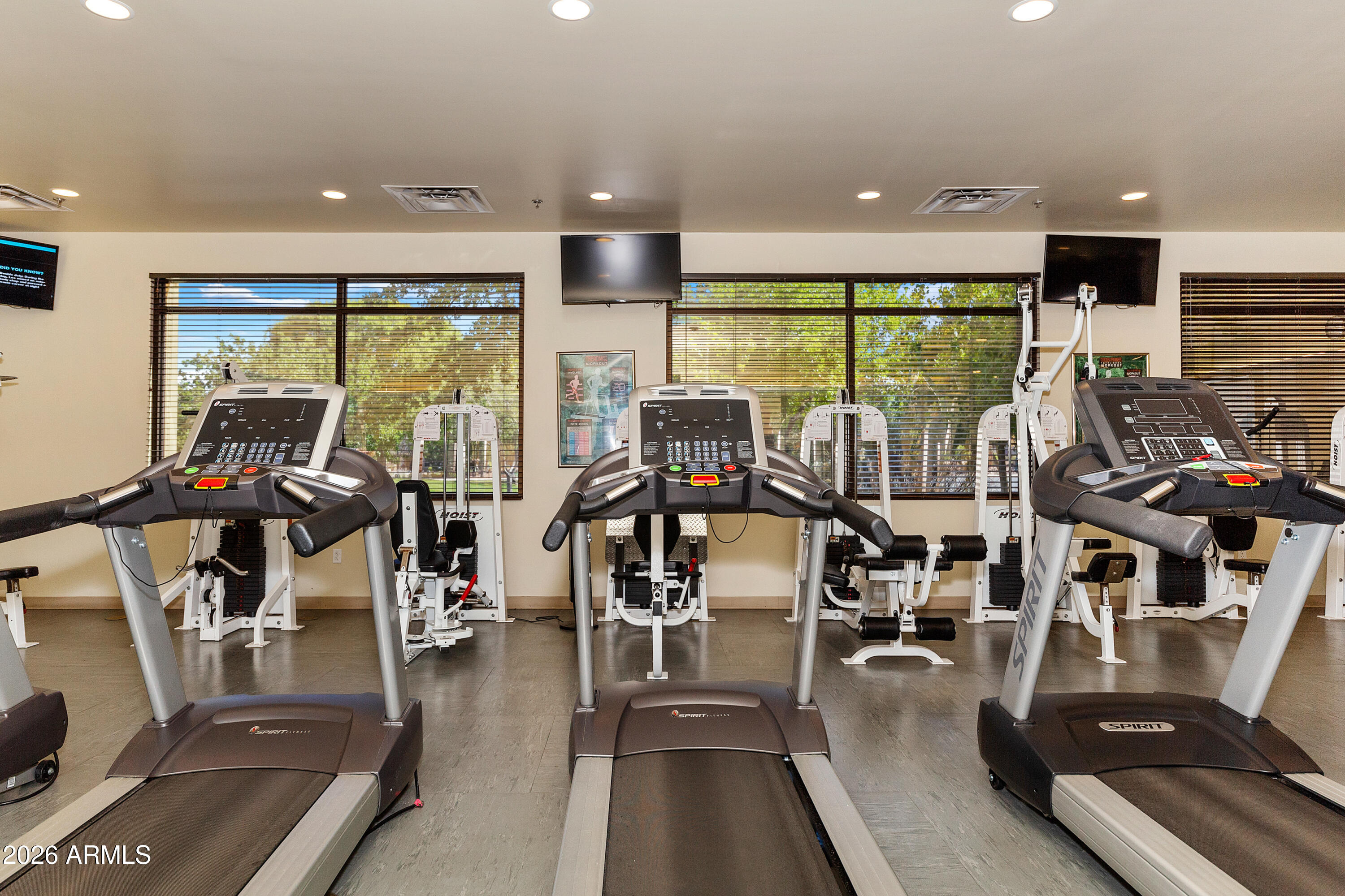 7615 E TRADERS Trail