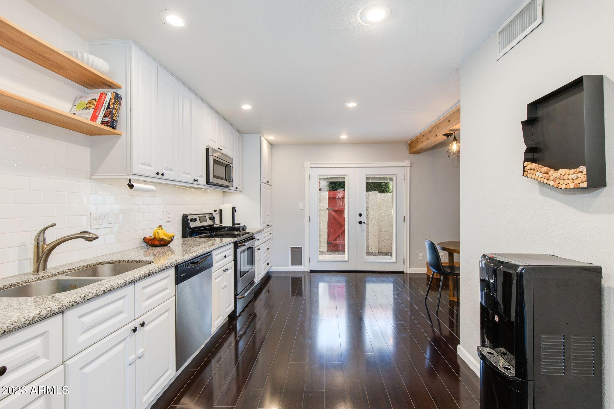 8241 N CENTRAL Avenue 23