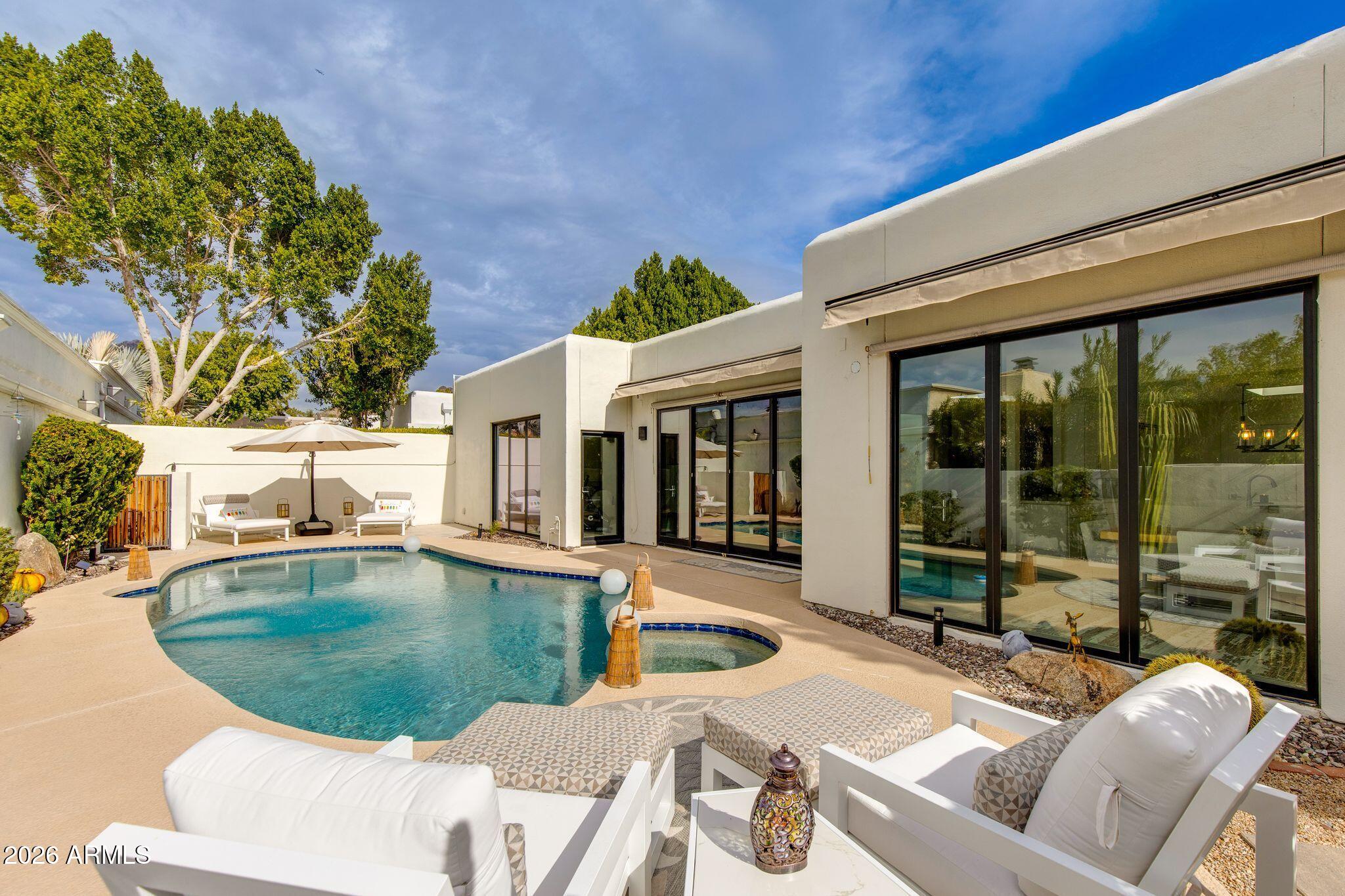 2737 E ARIZONA BILTMORE Circle 29