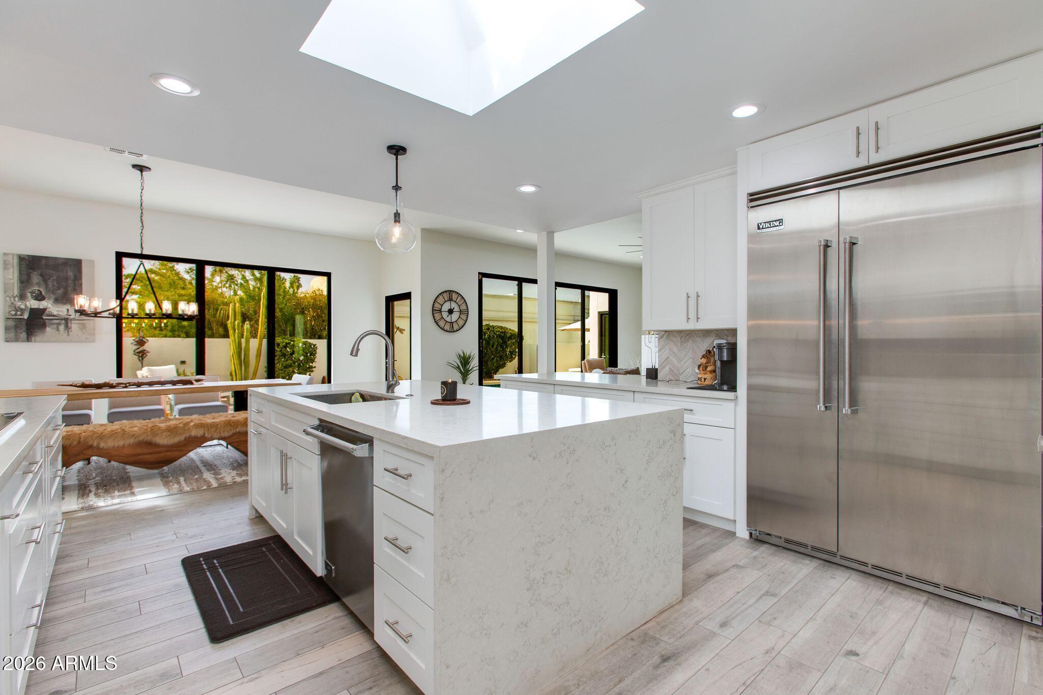 2737 E ARIZONA BILTMORE Circle 29