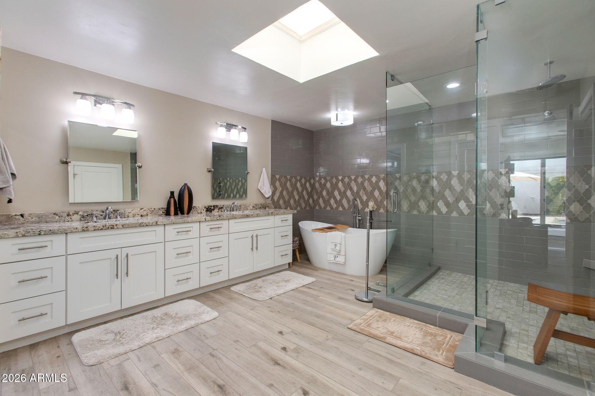 2737 E ARIZONA BILTMORE Circle 29