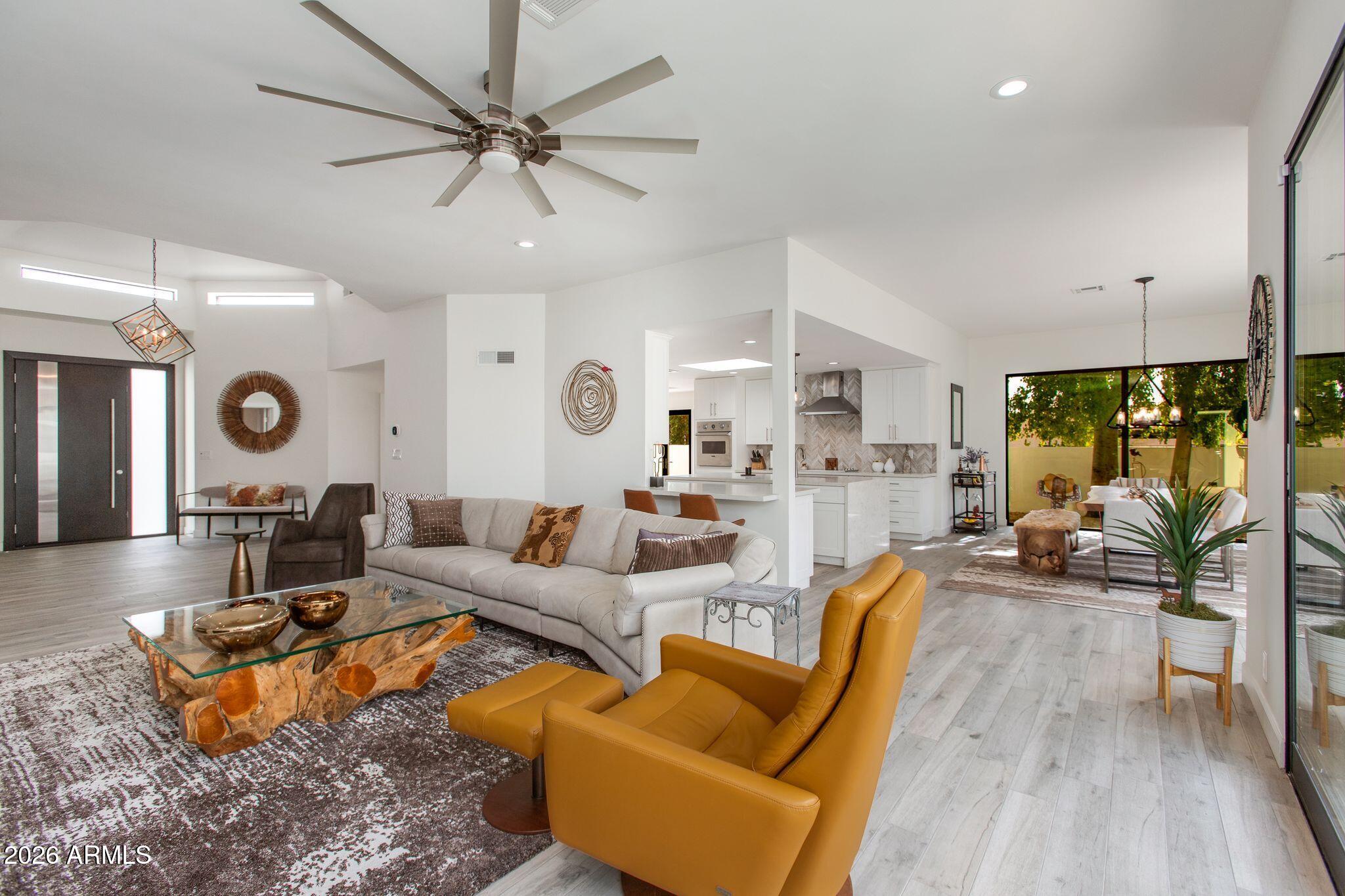 2737 E ARIZONA BILTMORE Circle 29