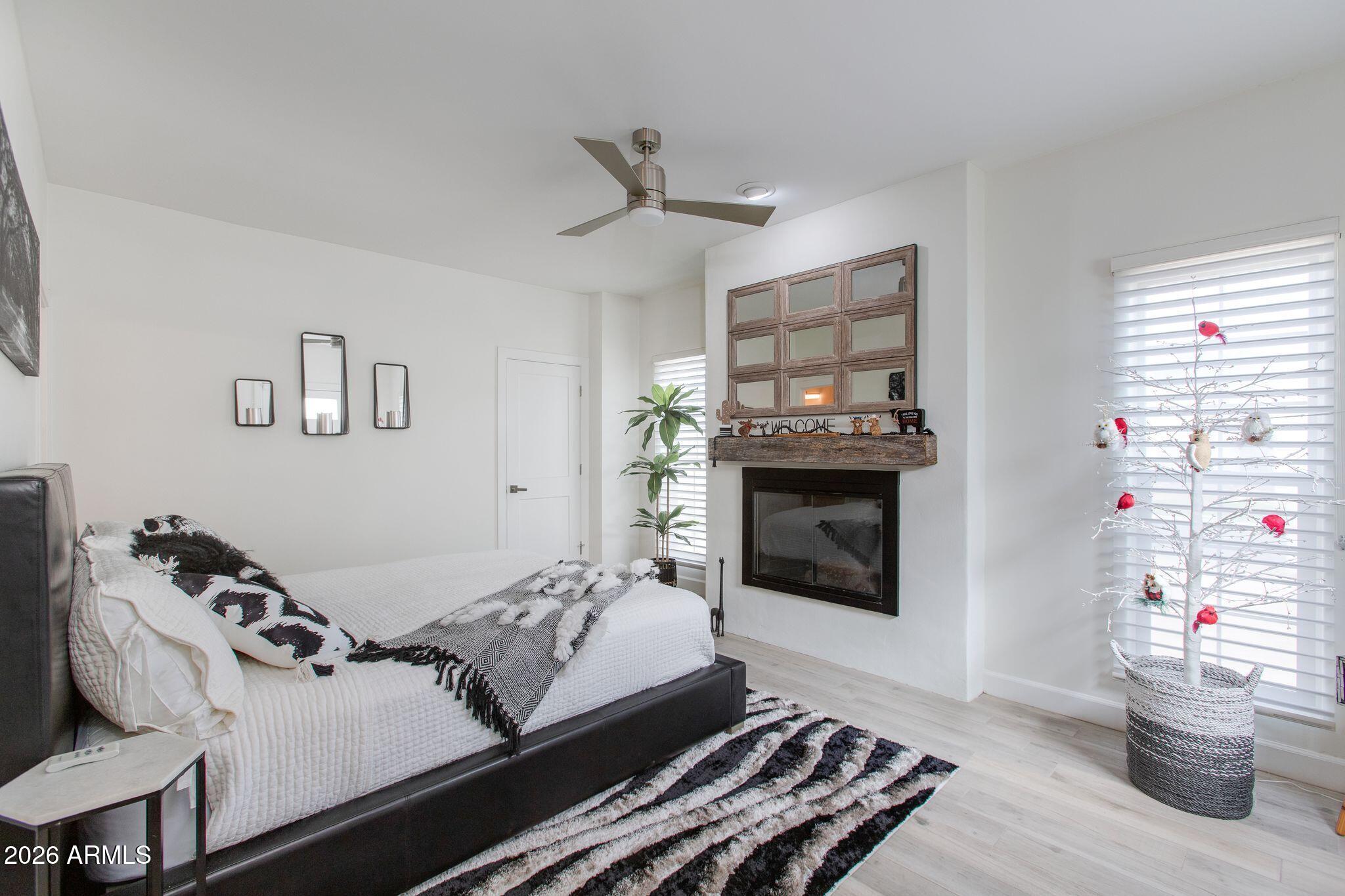 2737 E ARIZONA BILTMORE Circle 29