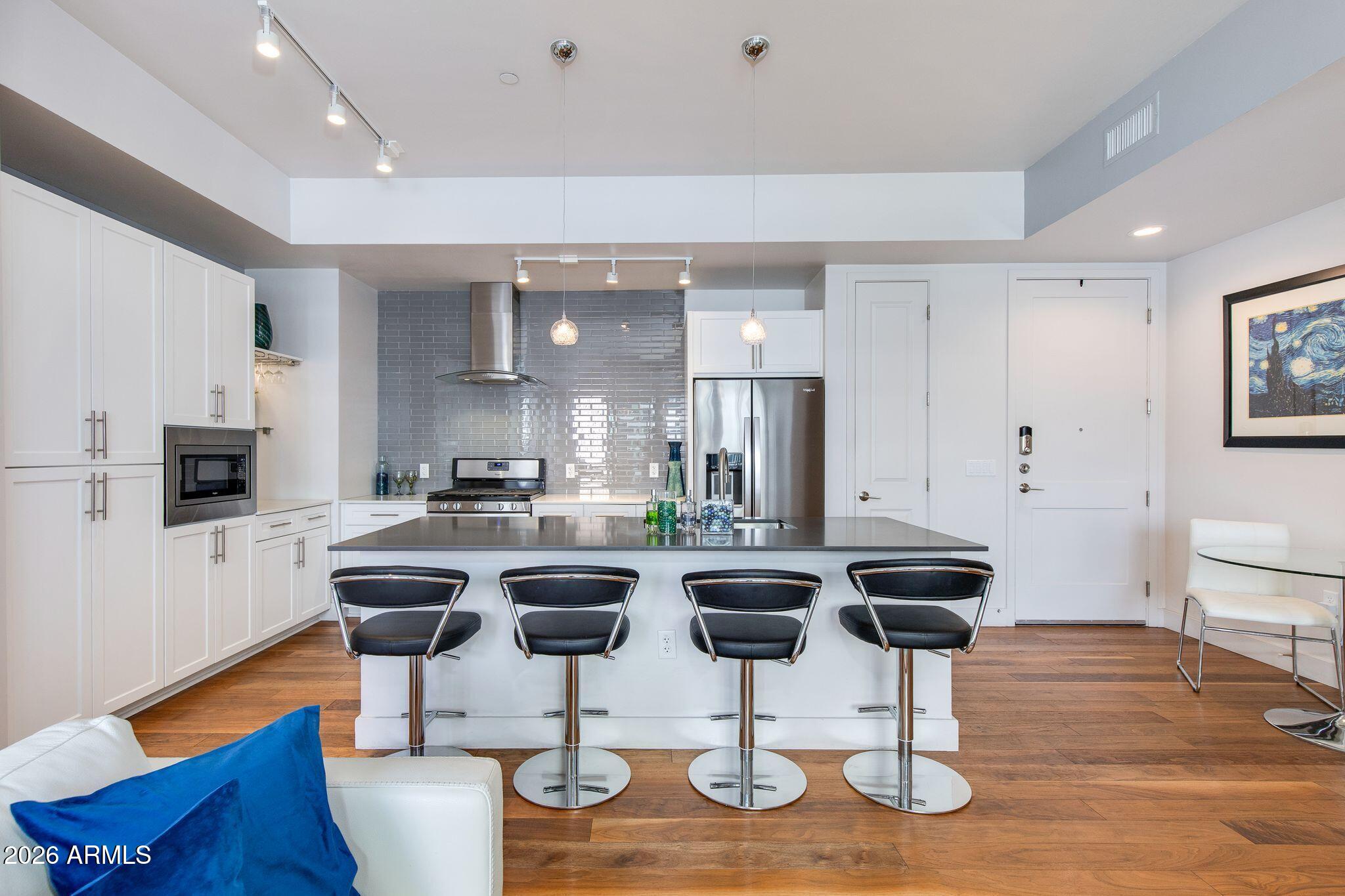 3131 N CENTRAL Avenue 6010