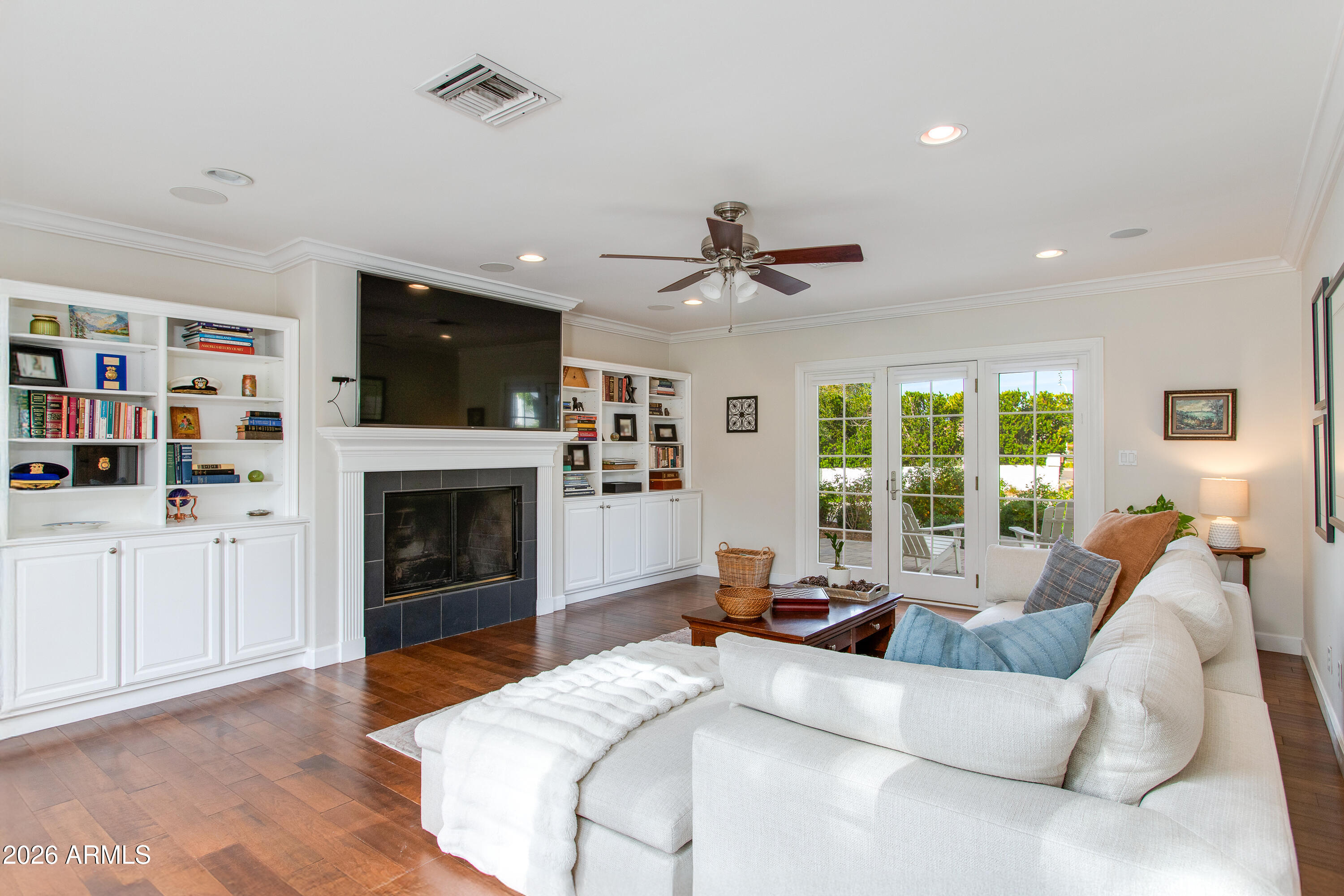 5517 E MARIPOSA Street