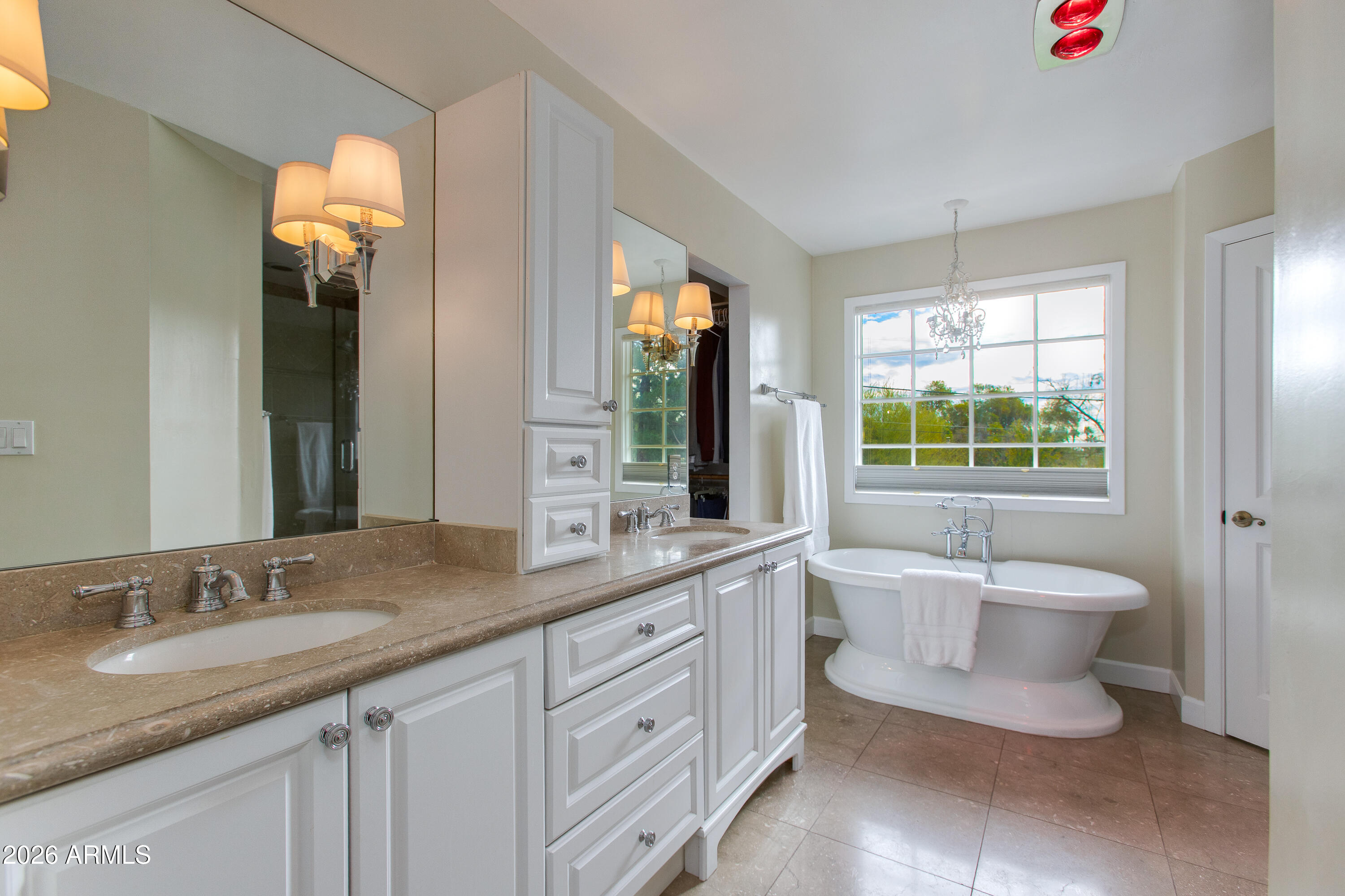 5517 E MARIPOSA Street