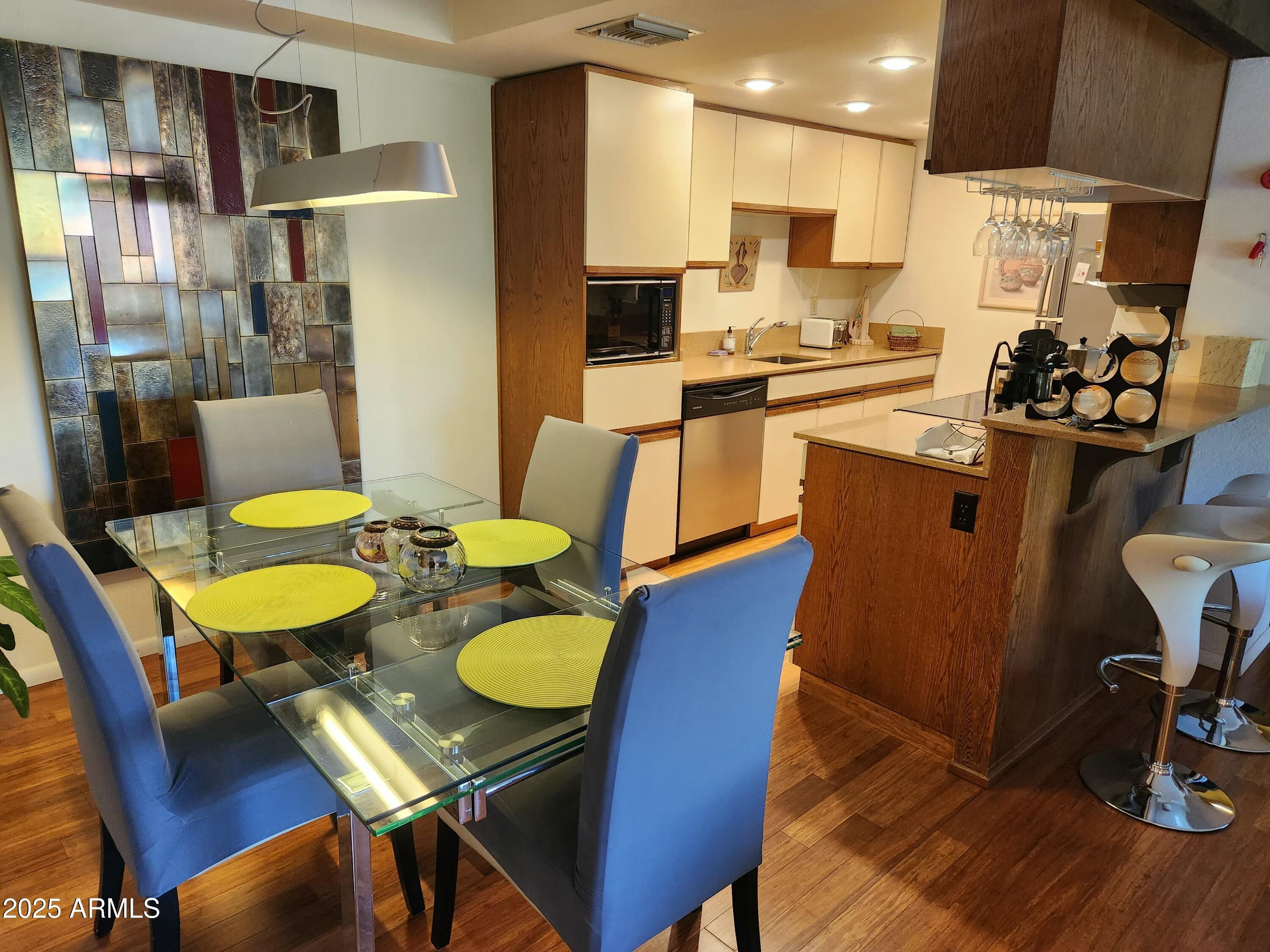 7557 N DREAMY DRAW Drive 273