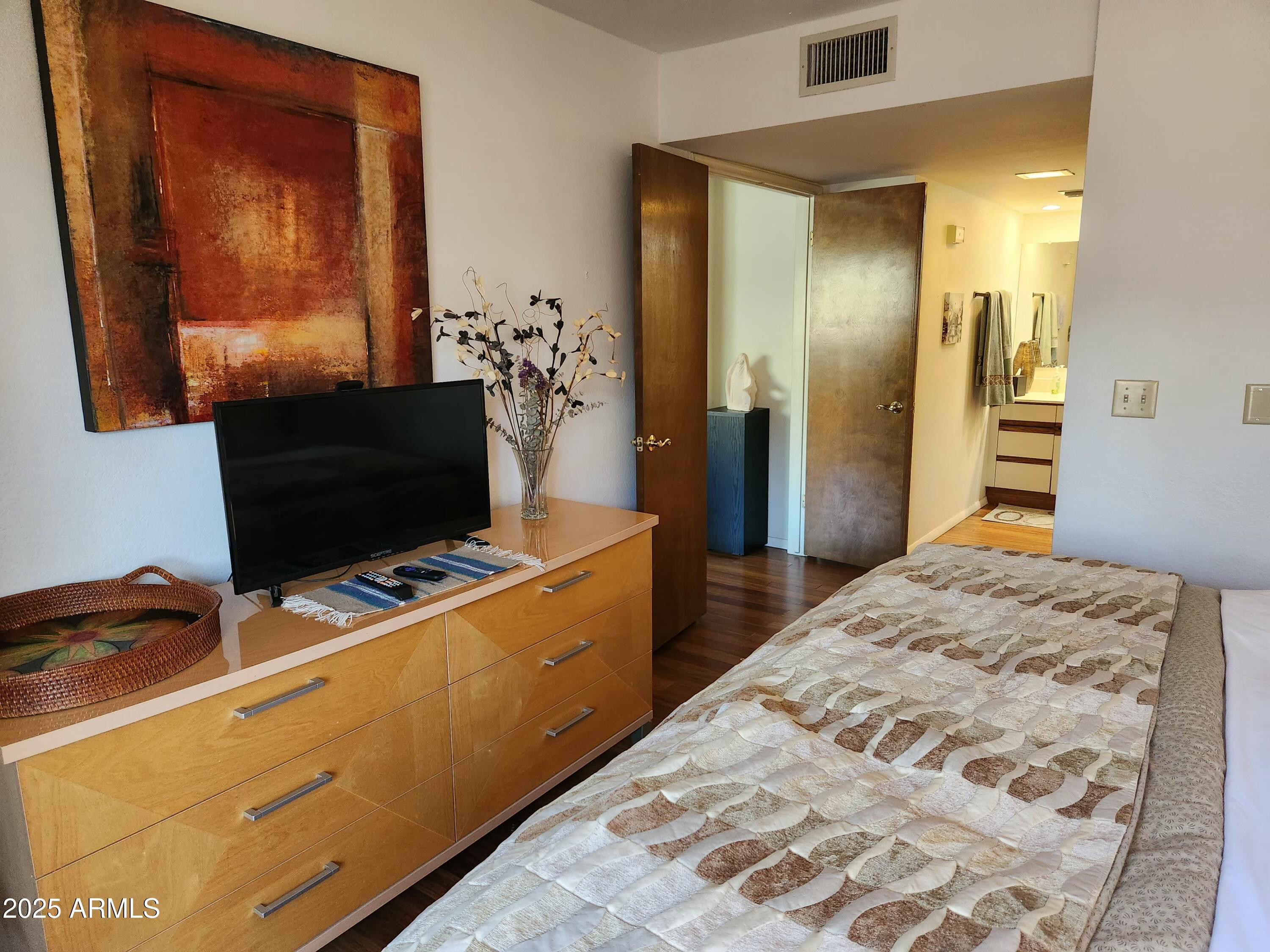 7557 N DREAMY DRAW Drive 273