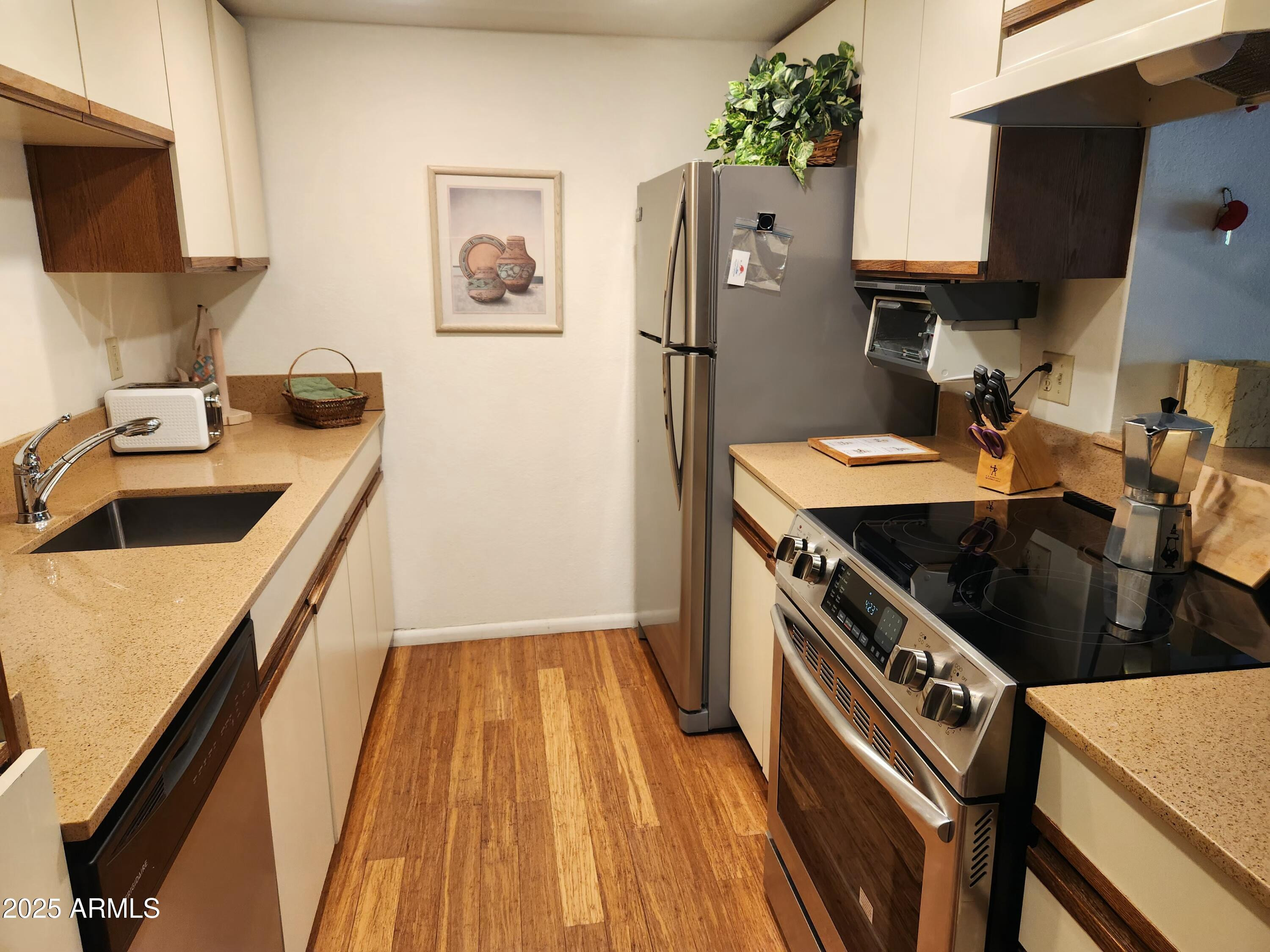 7557 N DREAMY DRAW Drive 273