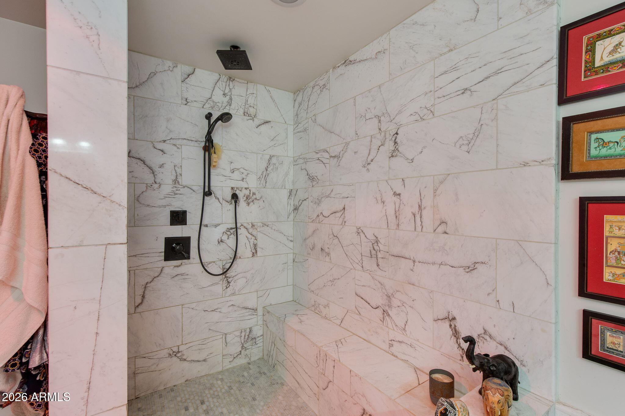 2038 E PASADENA Avenue