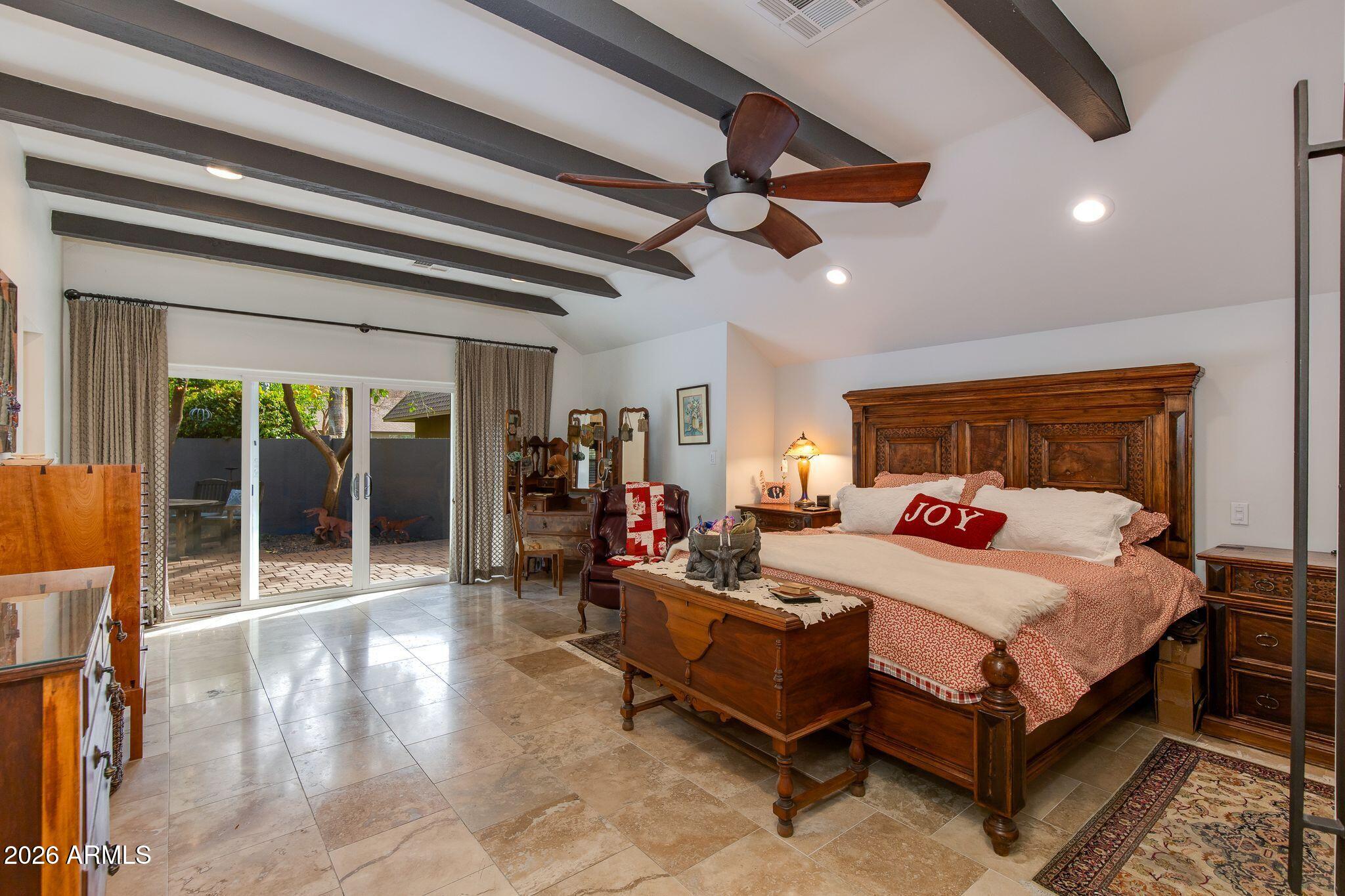 2038 E PASADENA Avenue